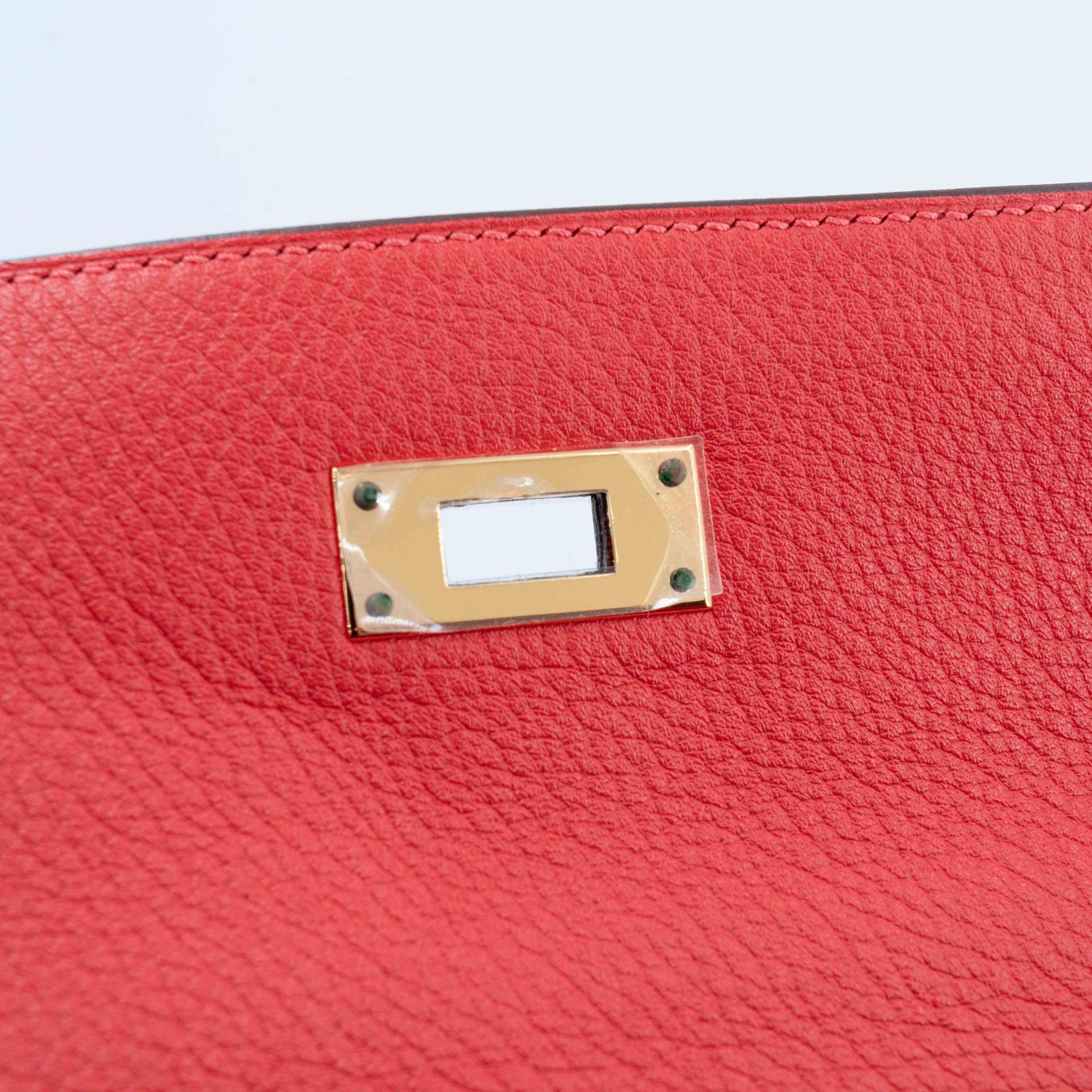 Unused ( Rank NS ) HERMÈS Kelly 28 Rouge Pivoine (2R) Clemence Gold hardware T (2015) - 20