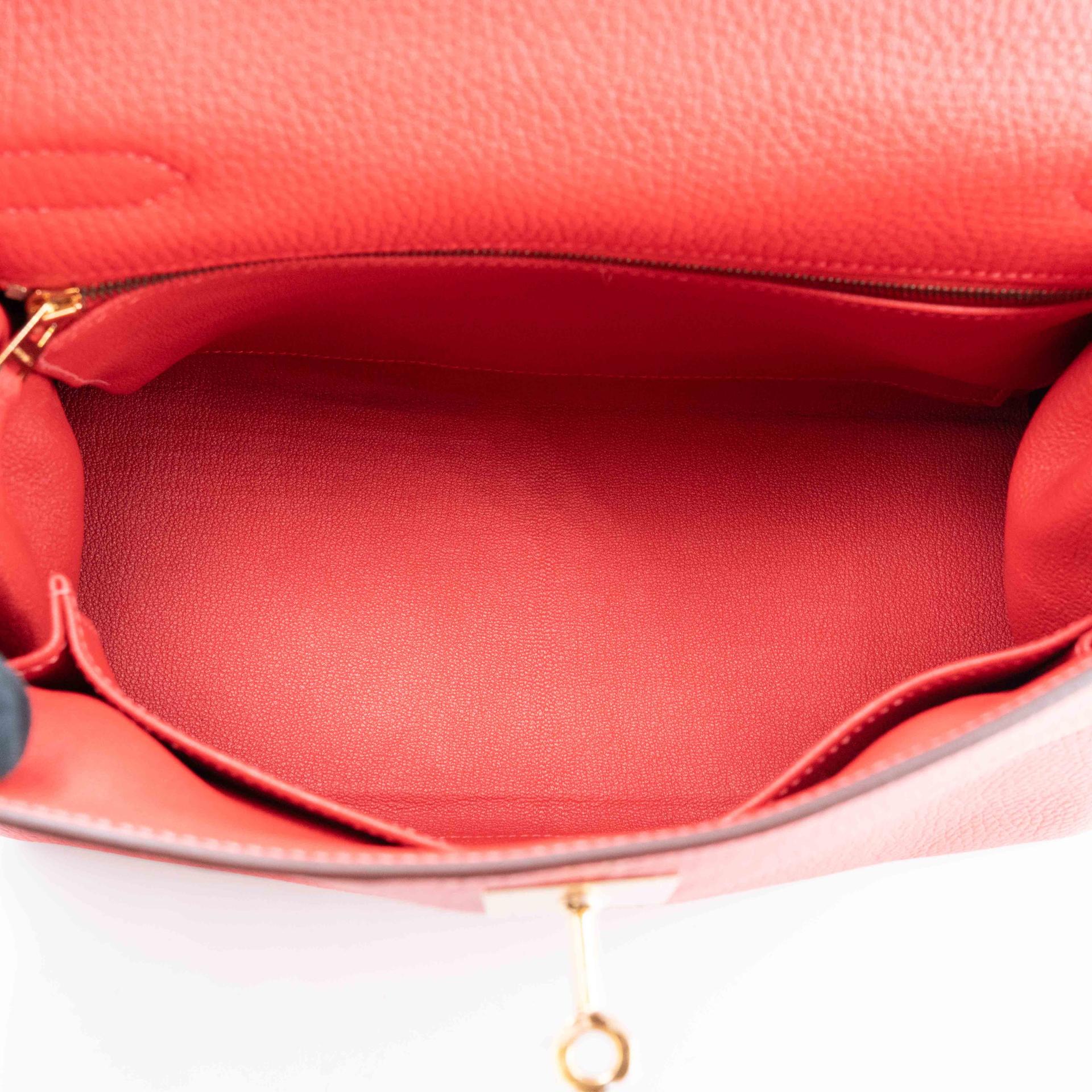 Unused ( Rank NS ) HERMÈS Kelly 28 Rouge Pivoine (2R) Clemence Gold hardware T (2015) - 25