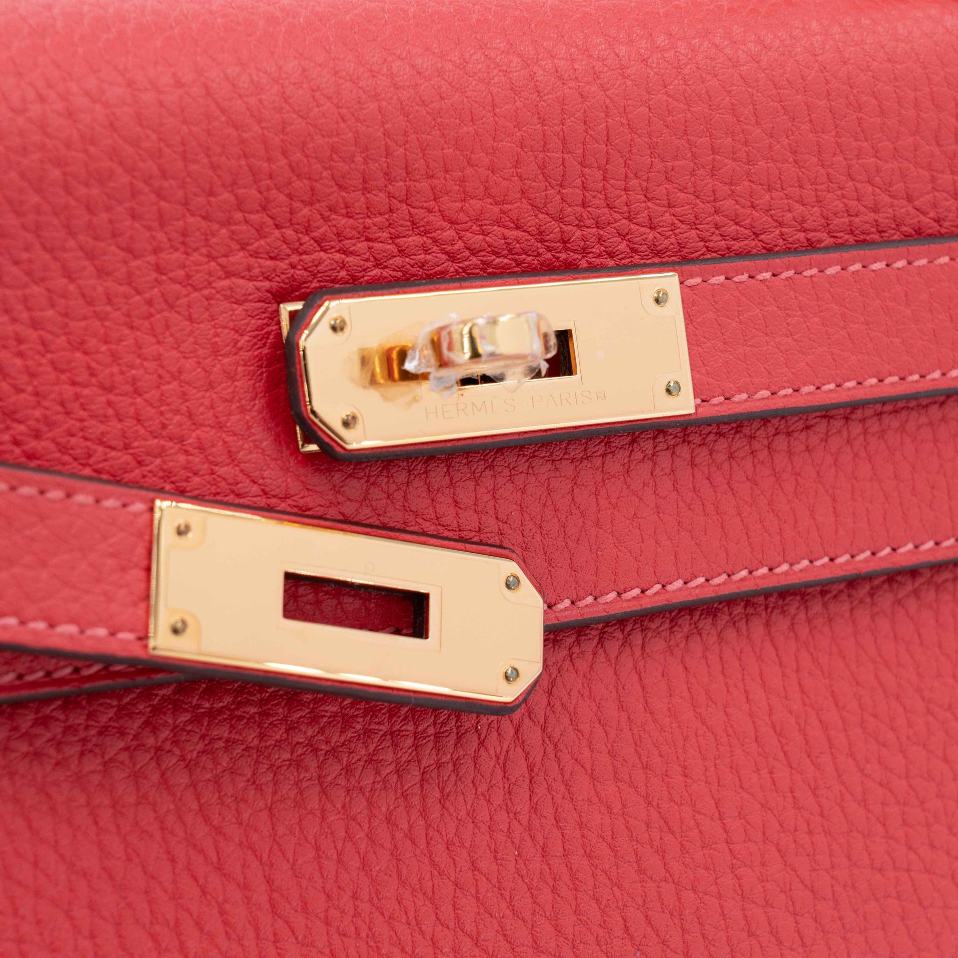 Unused ( Rank NS ) HERMÈS Kelly 28 Rouge Pivoine (2R) Clemence Gold hardware T (2015) - 15