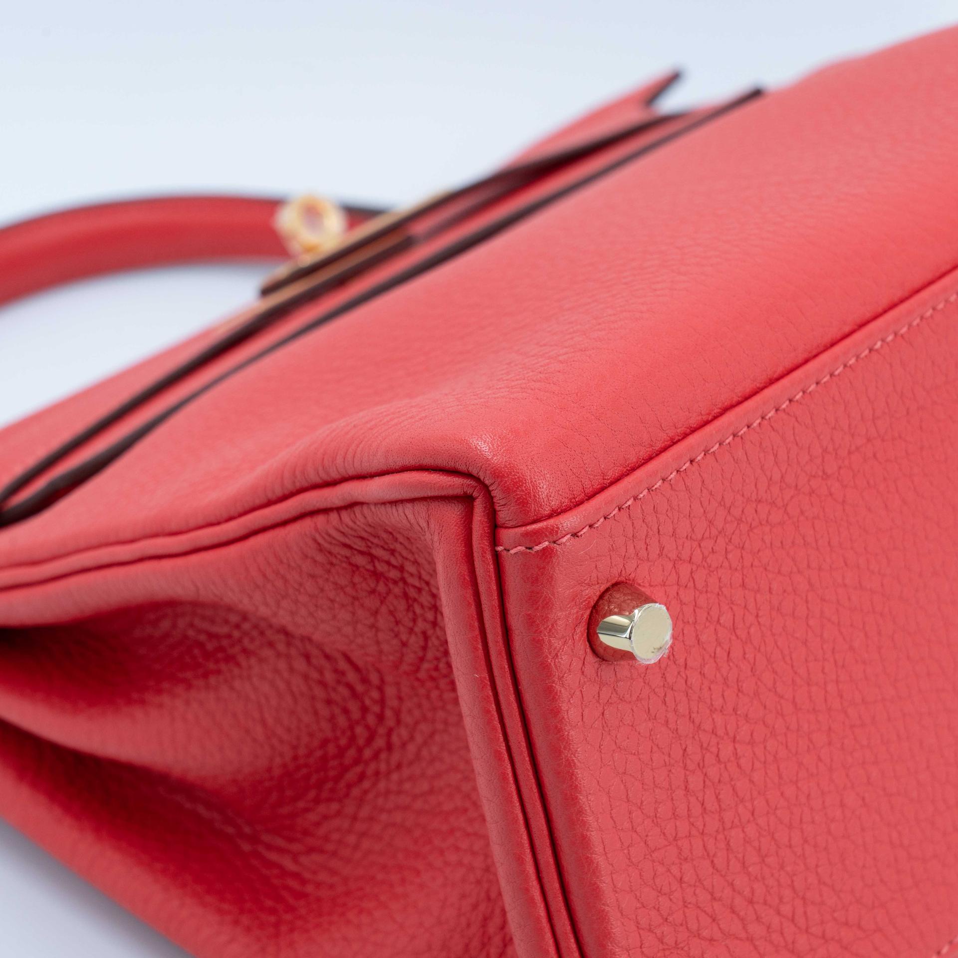 Unused ( Rank NS ) HERMÈS Kelly 28 Rouge Pivoine (2R) Clemence Gold hardware T (2015) - 13