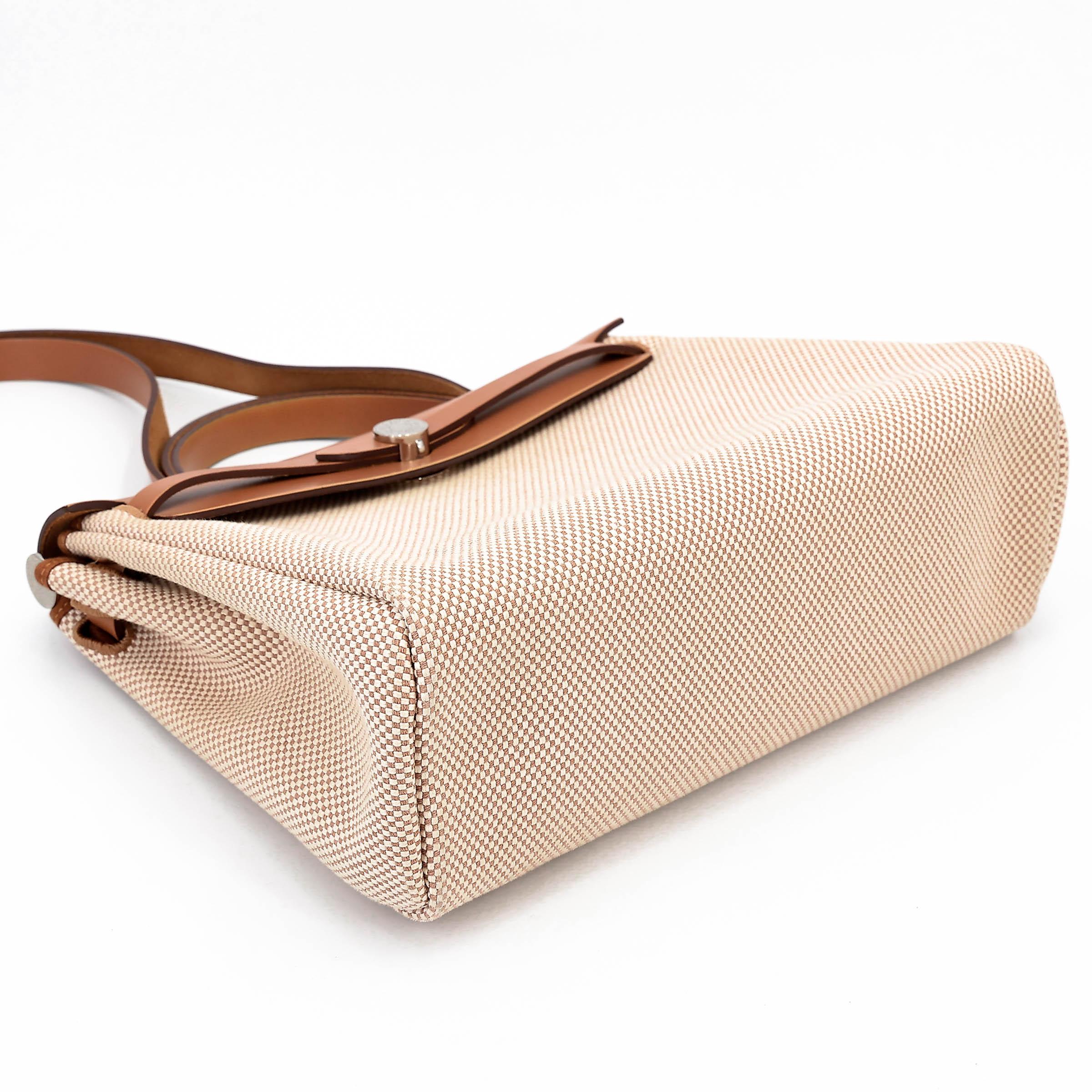 Very Good ( Rank A) HERMÈS Herbag Zip 31 PM Natural Sable (21) Vache Hunter Toile H canvas Palladium hardware D (2019) - 7