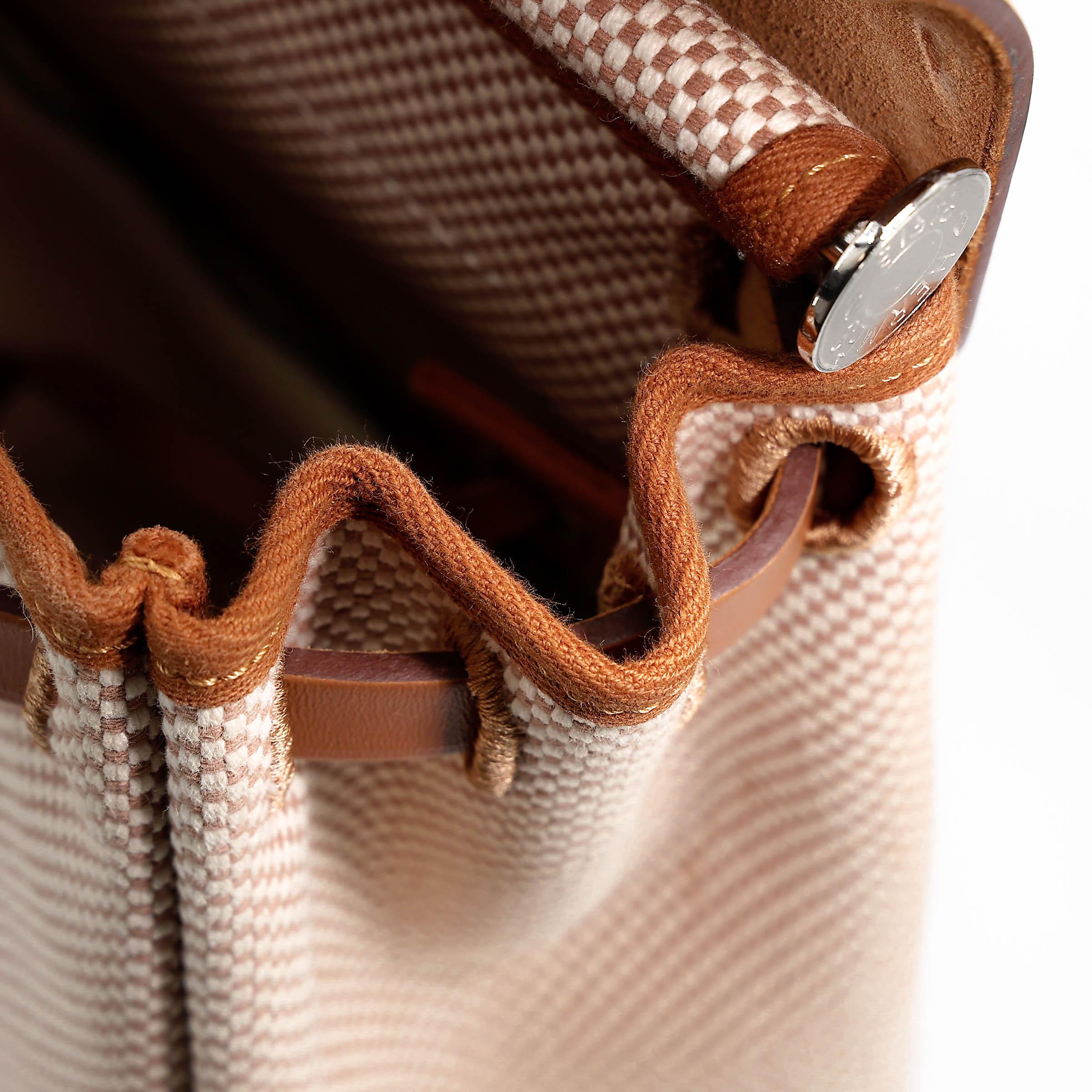 Very Good ( Rank A) HERMÈS Herbag Zip 31 PM Natural Sable (21) Vache Hunter Toile H canvas Palladium hardware D (2019) - 27