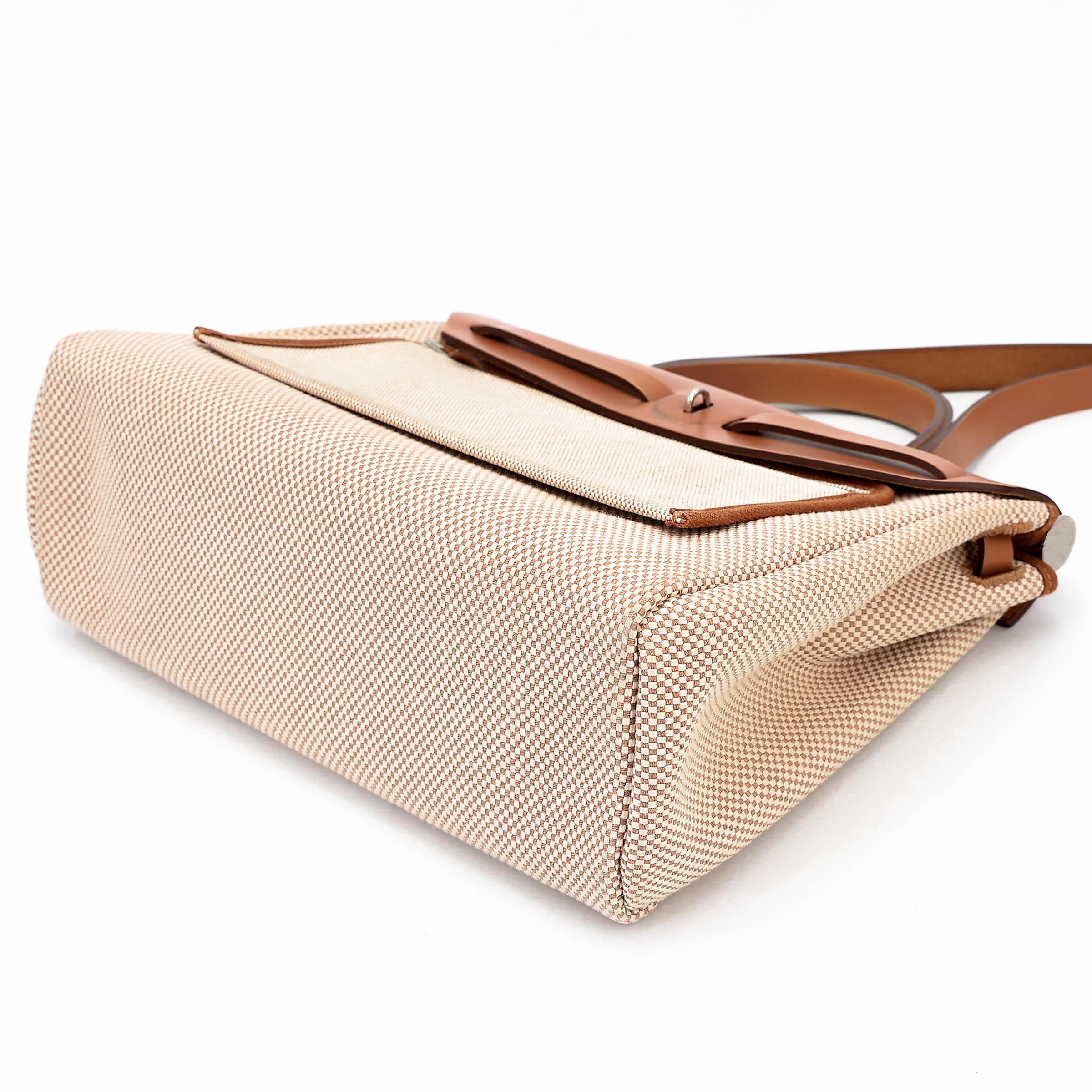 Very Good ( Rank A) HERMÈS Herbag Zip 31 PM Natural Sable (21) Vache Hunter Toile H canvas Palladium hardware D (2019) - 8