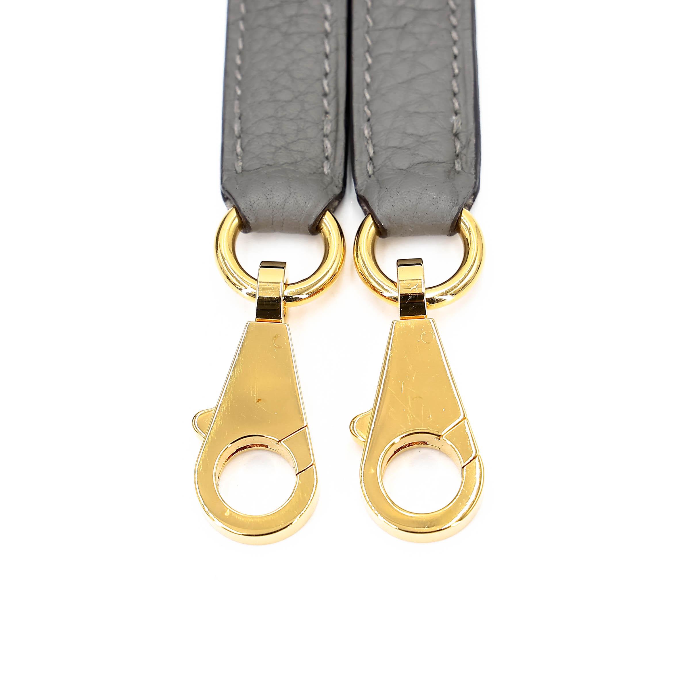 Very Good ( Rank A) HERMÈS Kelly 25 Gris Meyer (0L) Togo Gold hardware U (2022) - 18