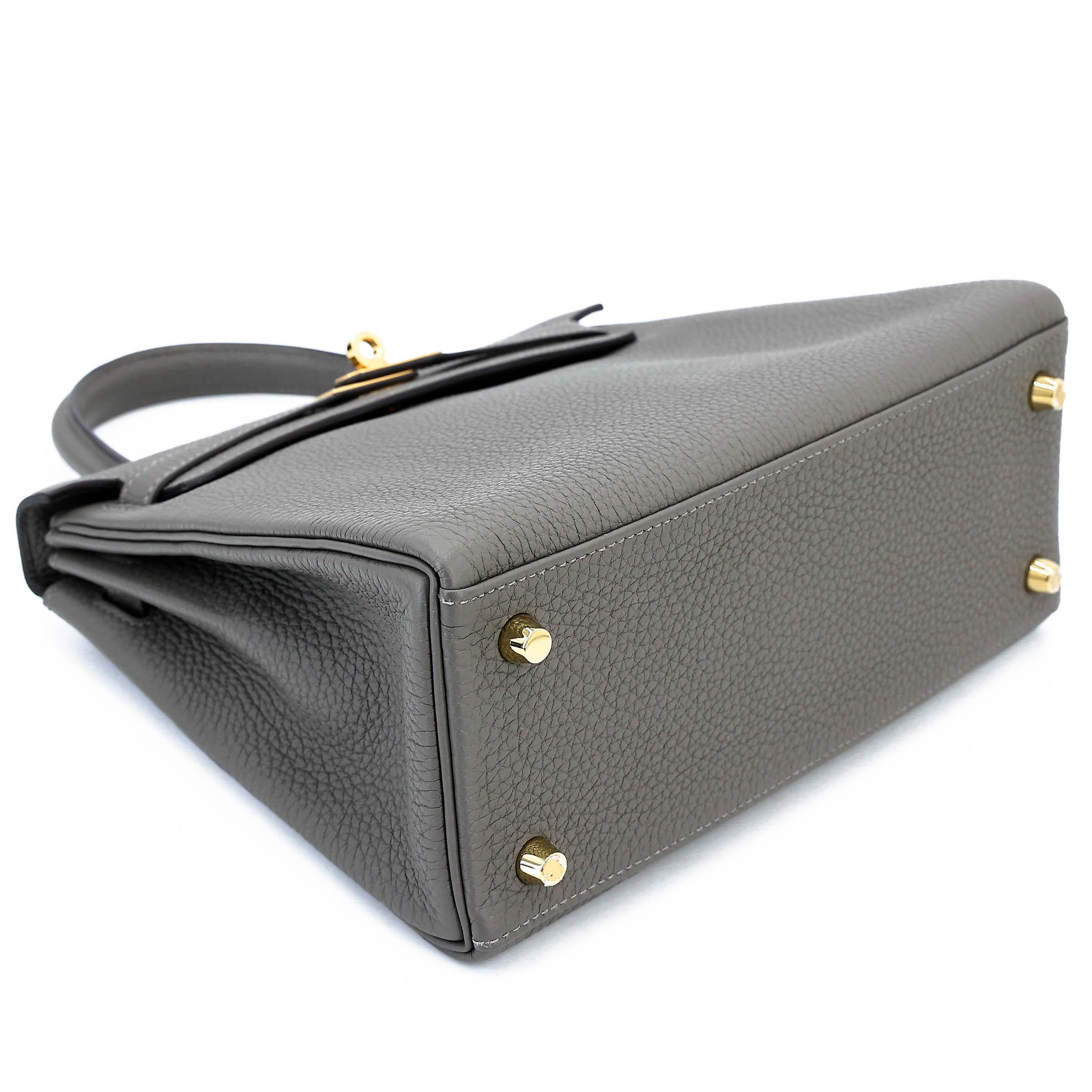 Very Good ( Rank A) HERMÈS Kelly 25 Gris Meyer (0L) Togo Gold hardware U (2022) - 5