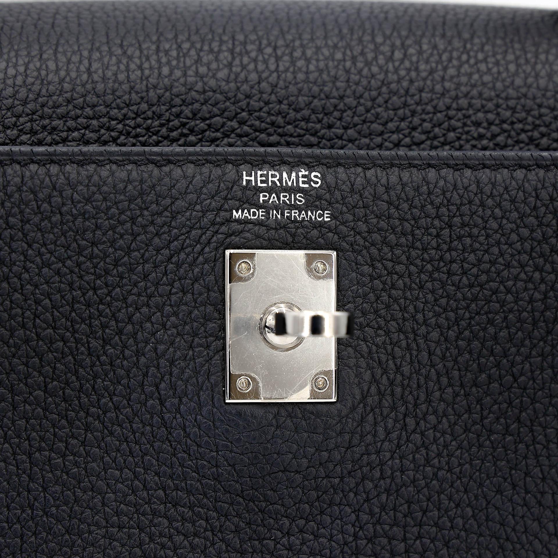 Very Good ( Rank A) HERMÈS Kelly 25 Navy (7U) Togo Palladium hardware Z (2021) - 16