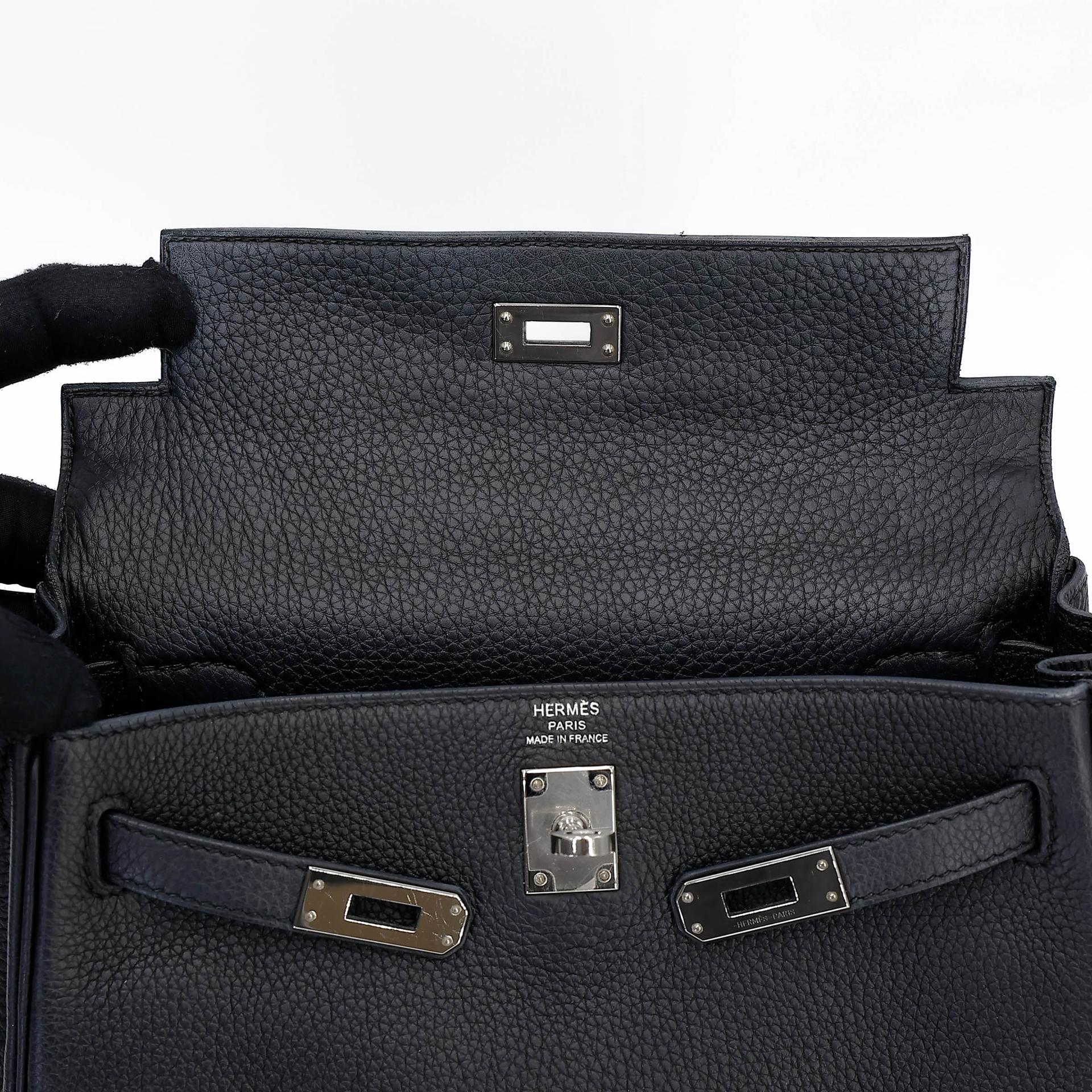 Very Good ( Rank A) HERMÈS Kelly 25 Navy (7U) Togo Palladium hardware Z (2021) - 15