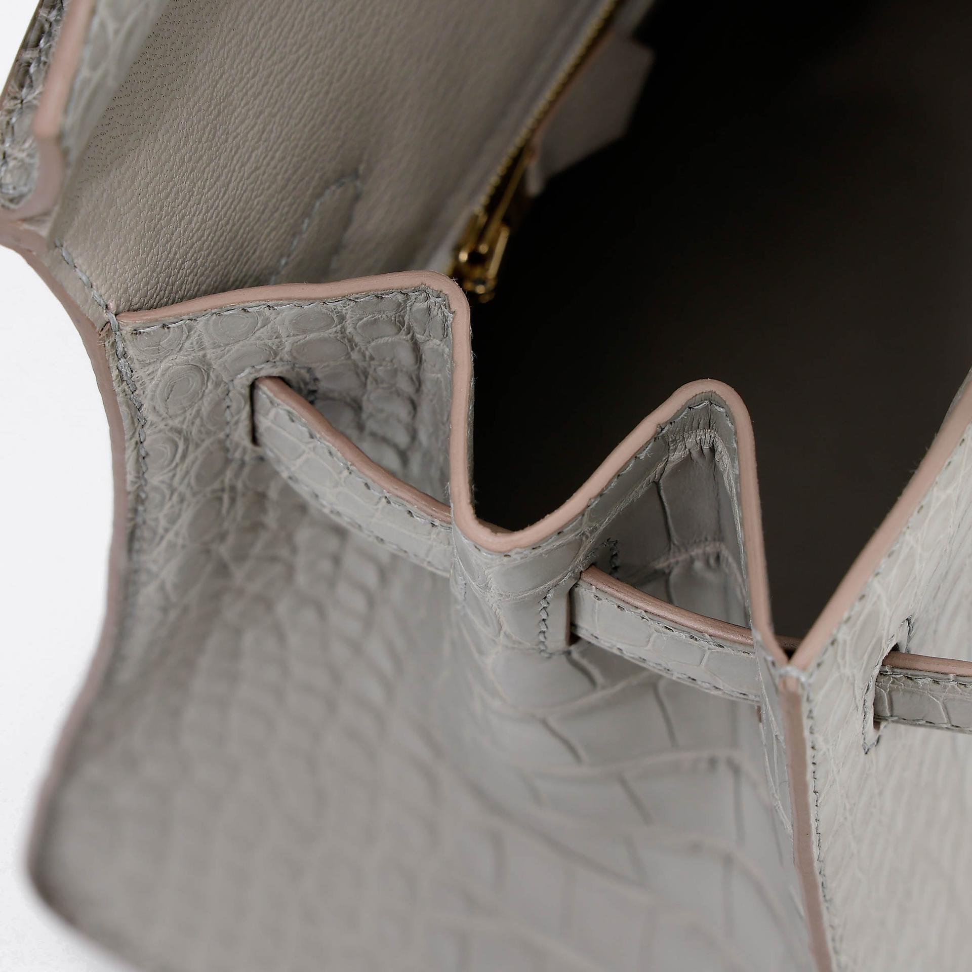 Unused ( Rank NS ) HERMÈS Birkin 25 Sellier Gris Perle (80) Matte Alligator Gold hardware B (2023) - 13