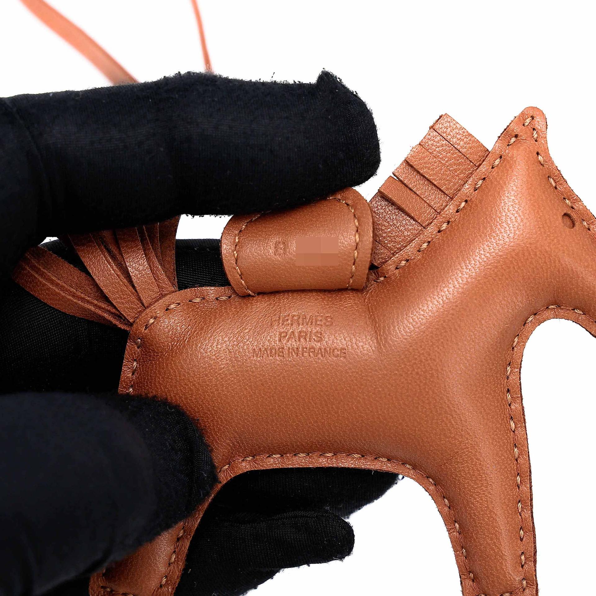 Brand New ( Rank N ) HERMÈS Rodeo PM Gold (37) Agneau B (2023) - 7