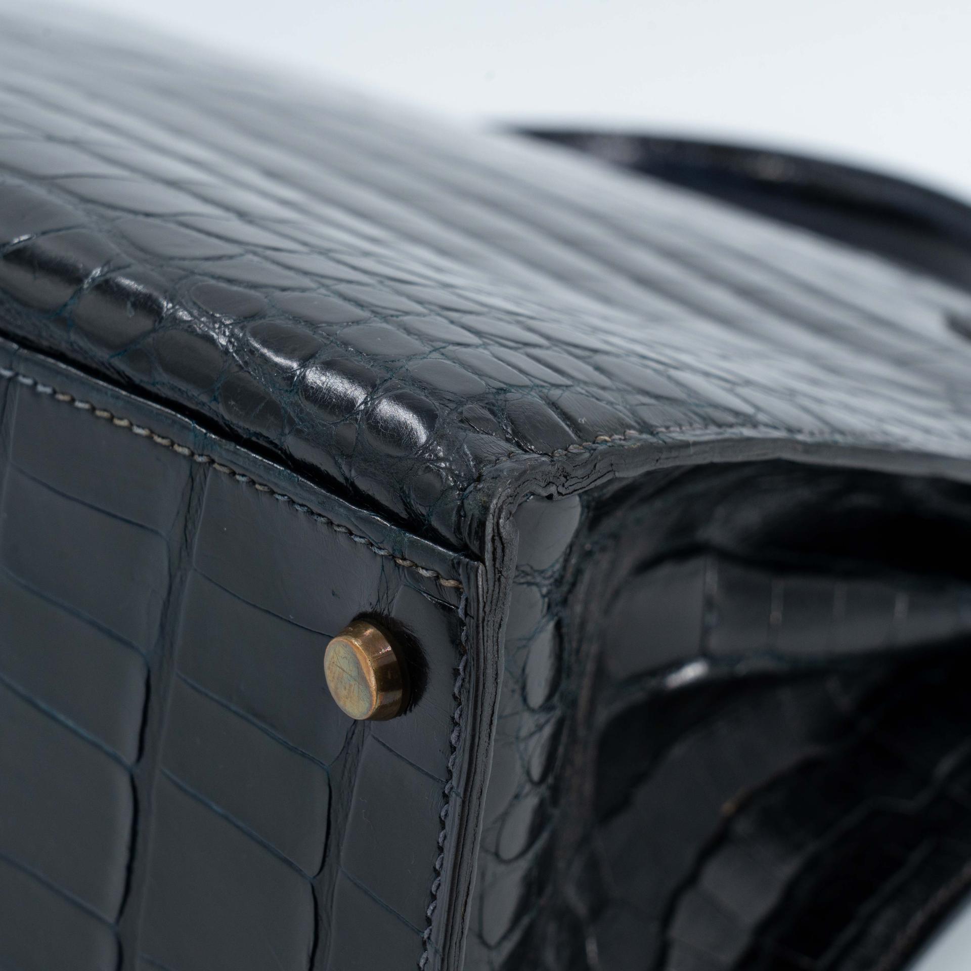 Good ( Rank AB) HERMÈS Kelly 35 Sellier Navy Porosus Crocodile Gold hardware Z (1970) - 9