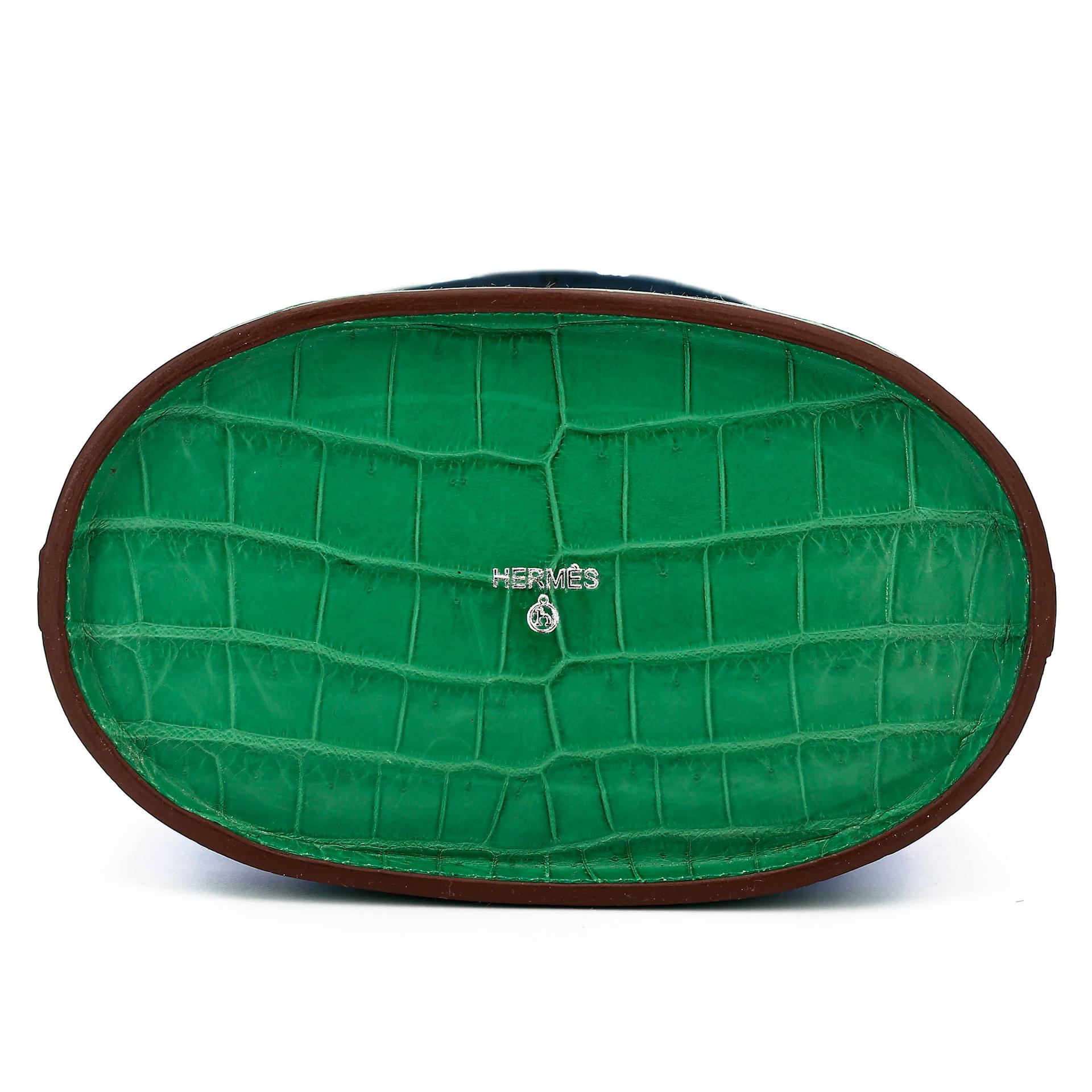 Excellent ( Rank SA ) HERMÈS Stromboli Woven Patchwork Bucket Bag Green Blue Matte Alligator Silver 925 Palladium hardware - 17