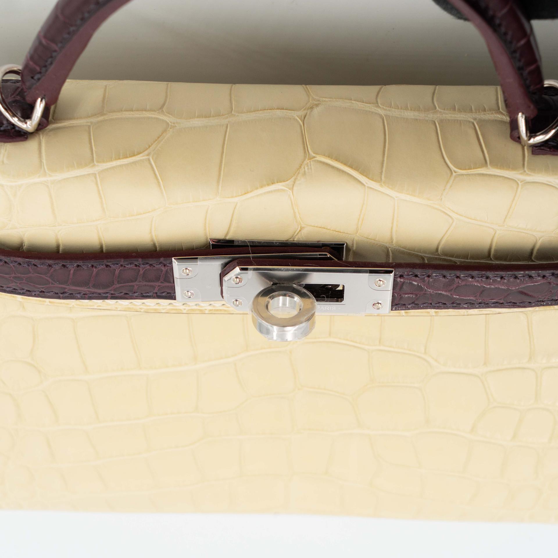 Brand New ( Rank N ) HERMÈS Mini Kelly II Rouge Sellier (0G) Vanille (Y1) Matte Alligator Palladium hardware K (2025) - 4