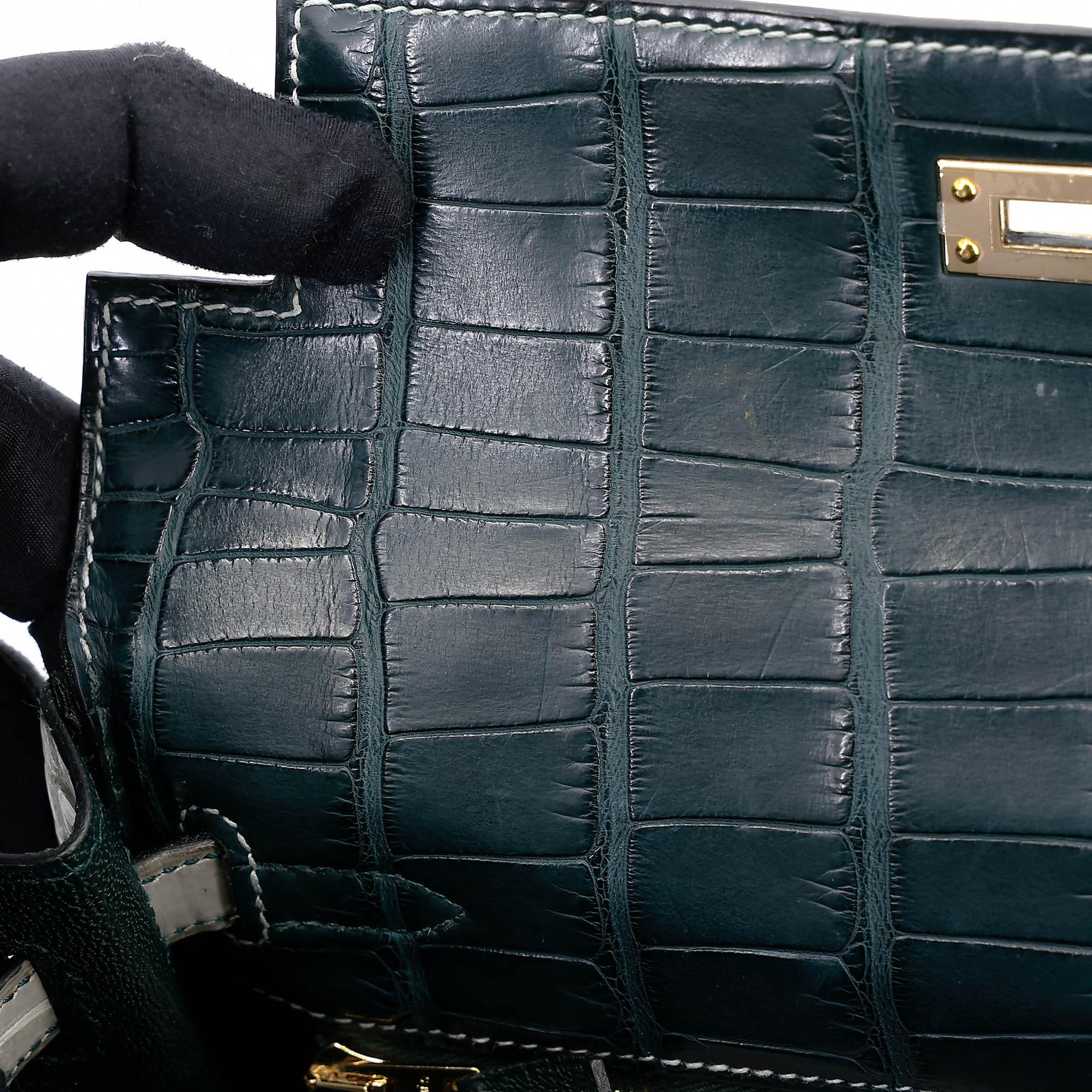 Very Good ( Rank A) HERMÈS Special Order Kelly 25 HSS Vert Cypress (6O) Gris Perle (80) Matte Alligator Permabrass hardware U (2022) - 20
