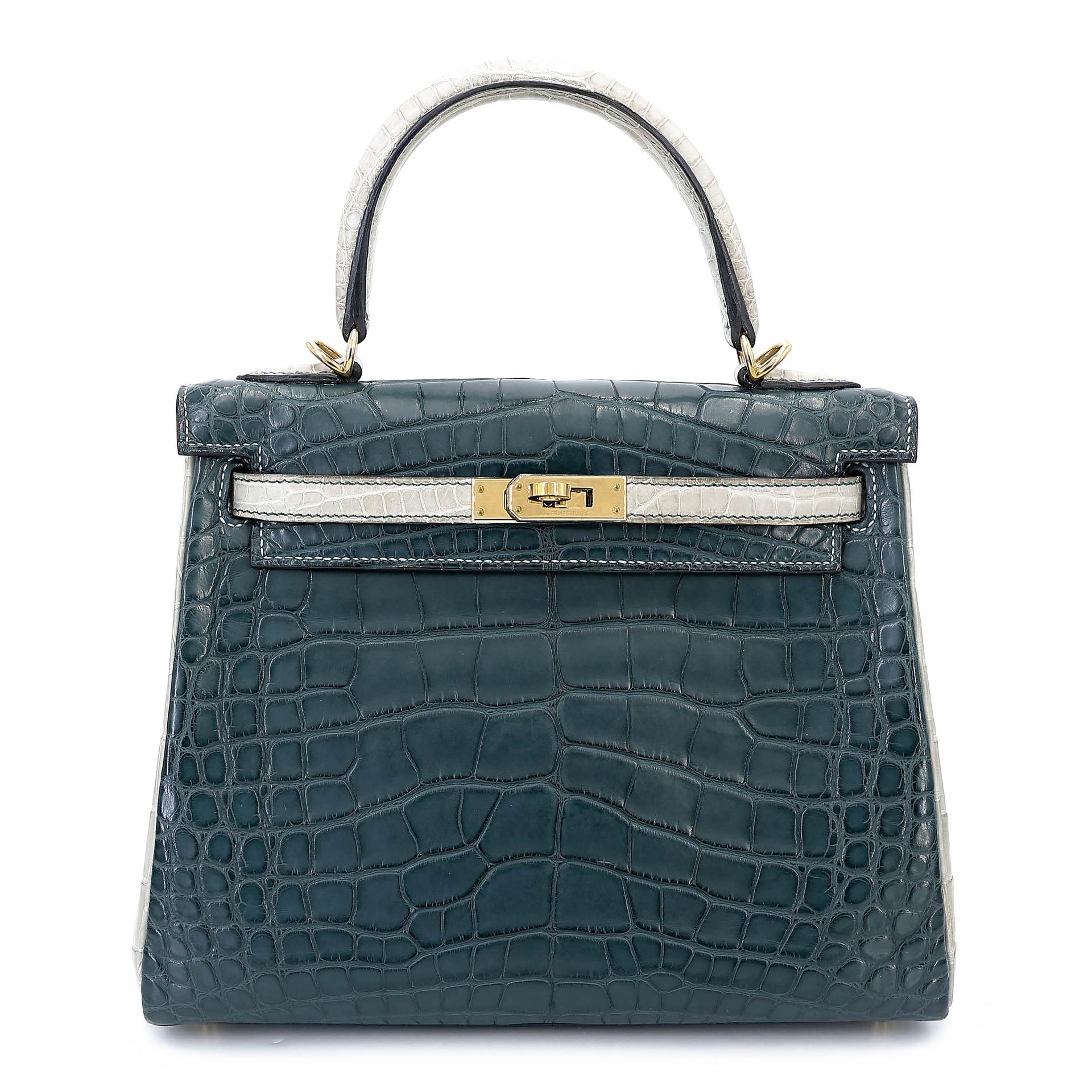 Very Good ( Rank A) HERMÈS Special Order Kelly 25 HSS Vert Cypress (6O) Gris Perle (80) Matte Alligator Permabrass hardware U (2022) - 1