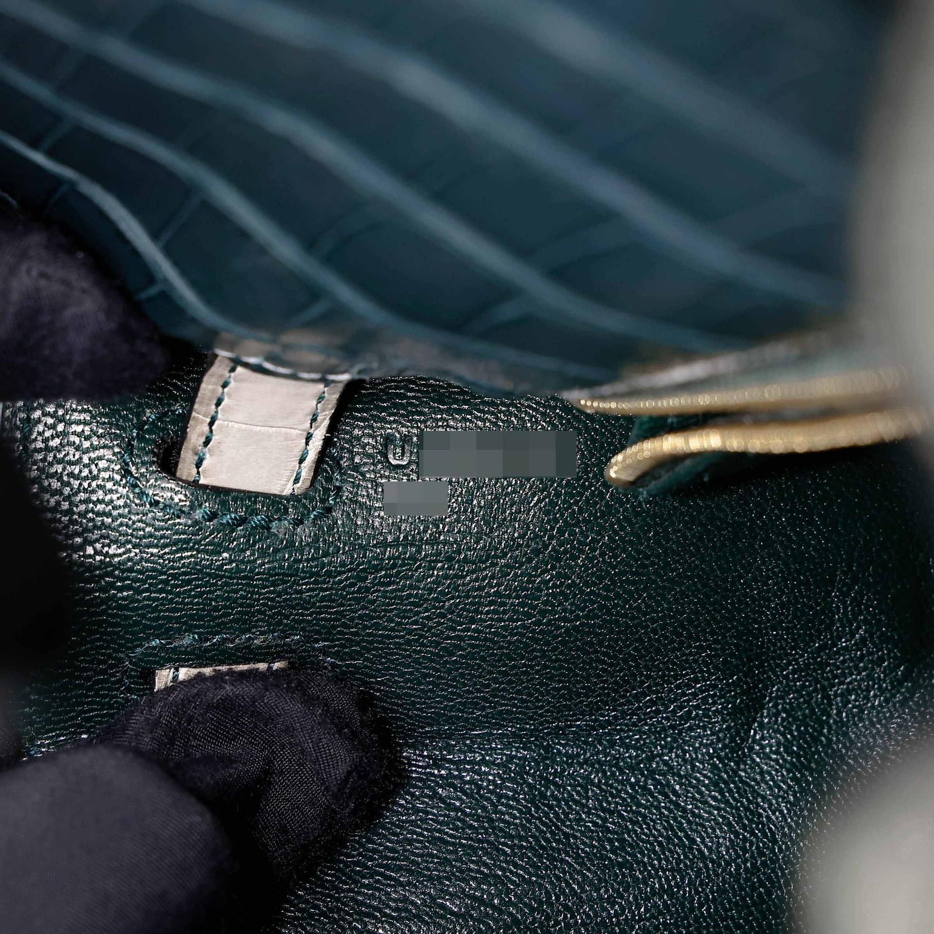 Very Good ( Rank A) HERMÈS Special Order Kelly 25 HSS Vert Cypress (6O) Gris Perle (80) Matte Alligator Permabrass hardware U (2022) - 25