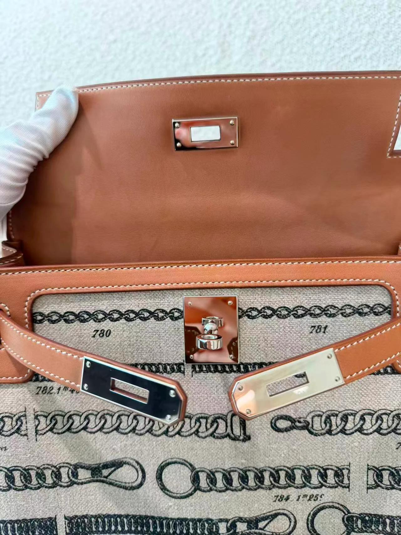 Very Good ( Rank A) HERMÈS Limited Edition Kelly 28 De Camp Dechainee Fauve (34) Barenia Toile Camp canvas Palladium hardware A (2017) - 22