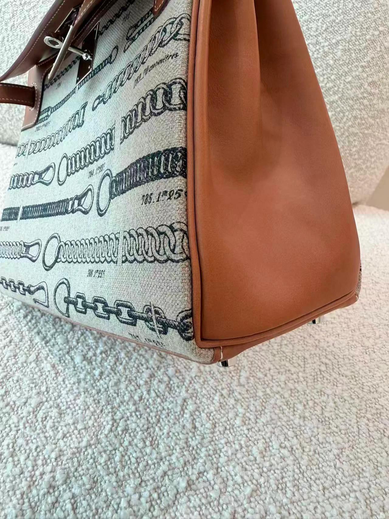 Very Good ( Rank A) HERMÈS Limited Edition Kelly 28 De Camp Dechainee Fauve (34) Barenia Toile Camp canvas Palladium hardware A (2017) - 13