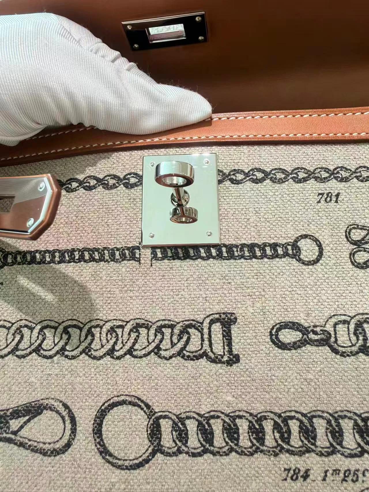 Very Good ( Rank A) HERMÈS Limited Edition Kelly 28 De Camp Dechainee Fauve (34) Barenia Toile Camp canvas Palladium hardware A (2017) - 19