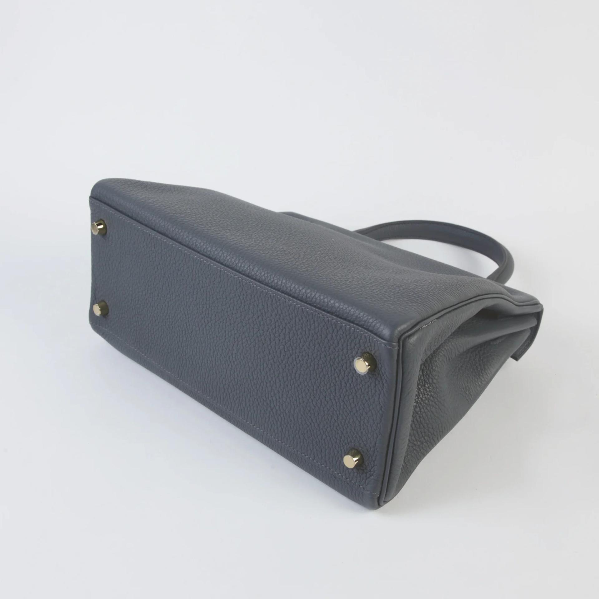 Unused ( Rank NS ) HERMÈS Kelly 28 Gris misty (H0) Togo Permabrass hardware W (2024) - 7