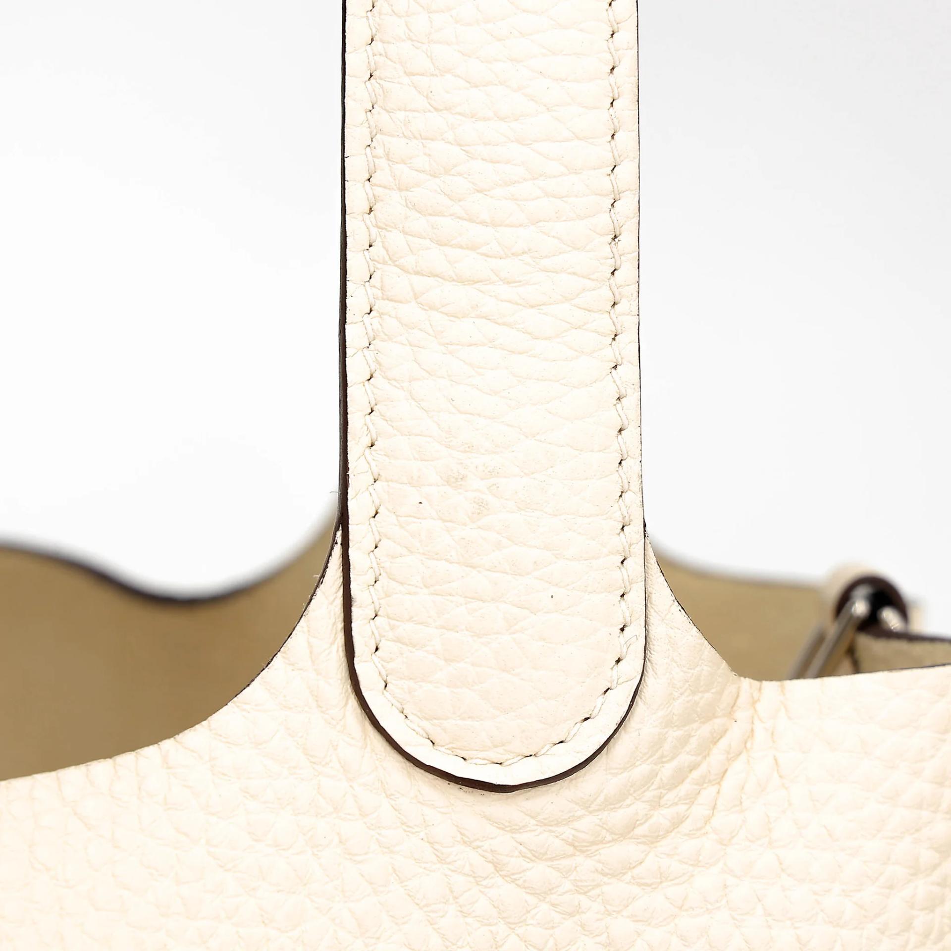 Very Good ( Rank A) HERMÈS Picotin Lock MM Nata (I2) Jaune Poussin (1Z) Clemence Palladium hardware Z (2021) - 6