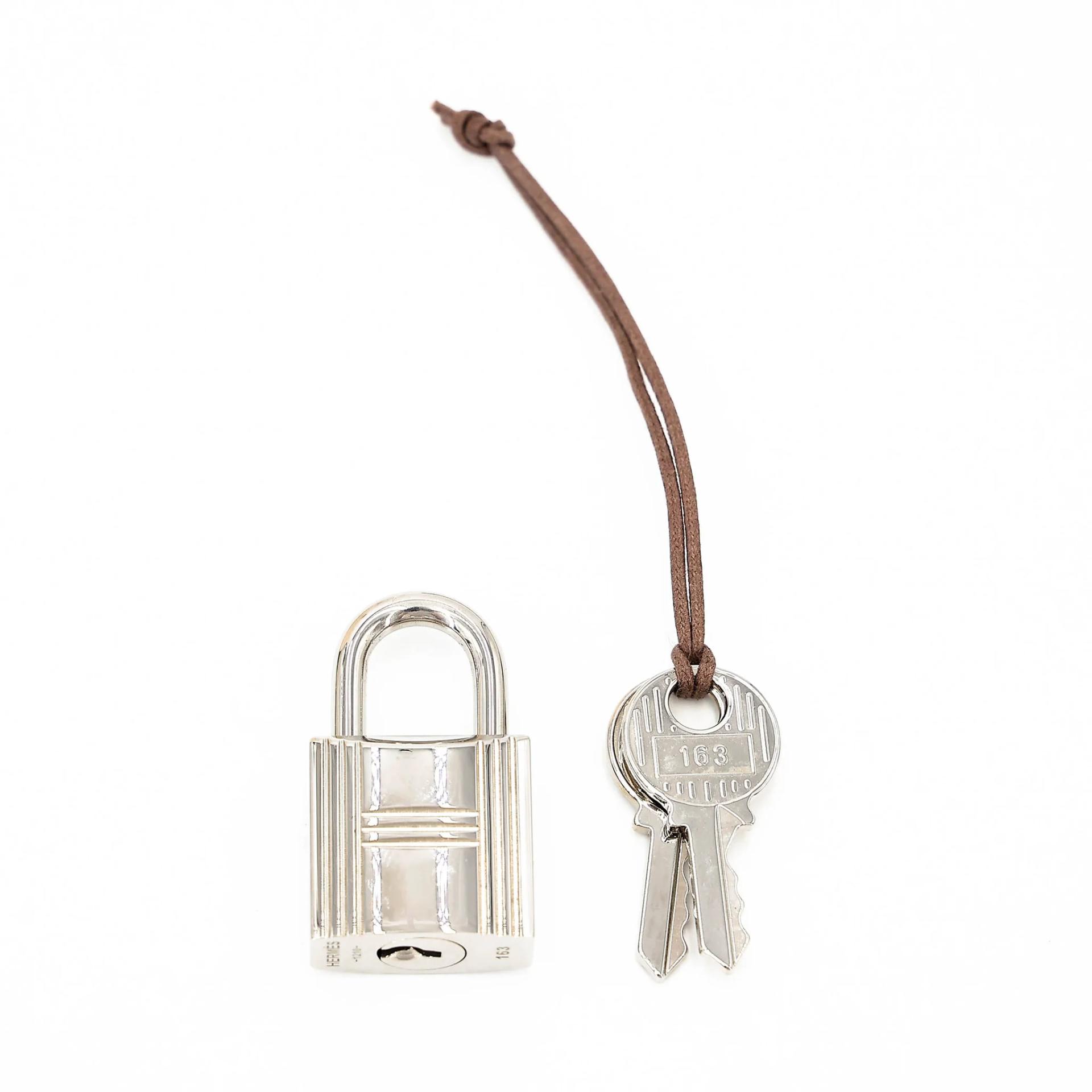 Very Good ( Rank A) HERMÈS Picotin Lock MM Nata (I2) Jaune Poussin (1Z) Clemence Palladium hardware Z (2021) - 23