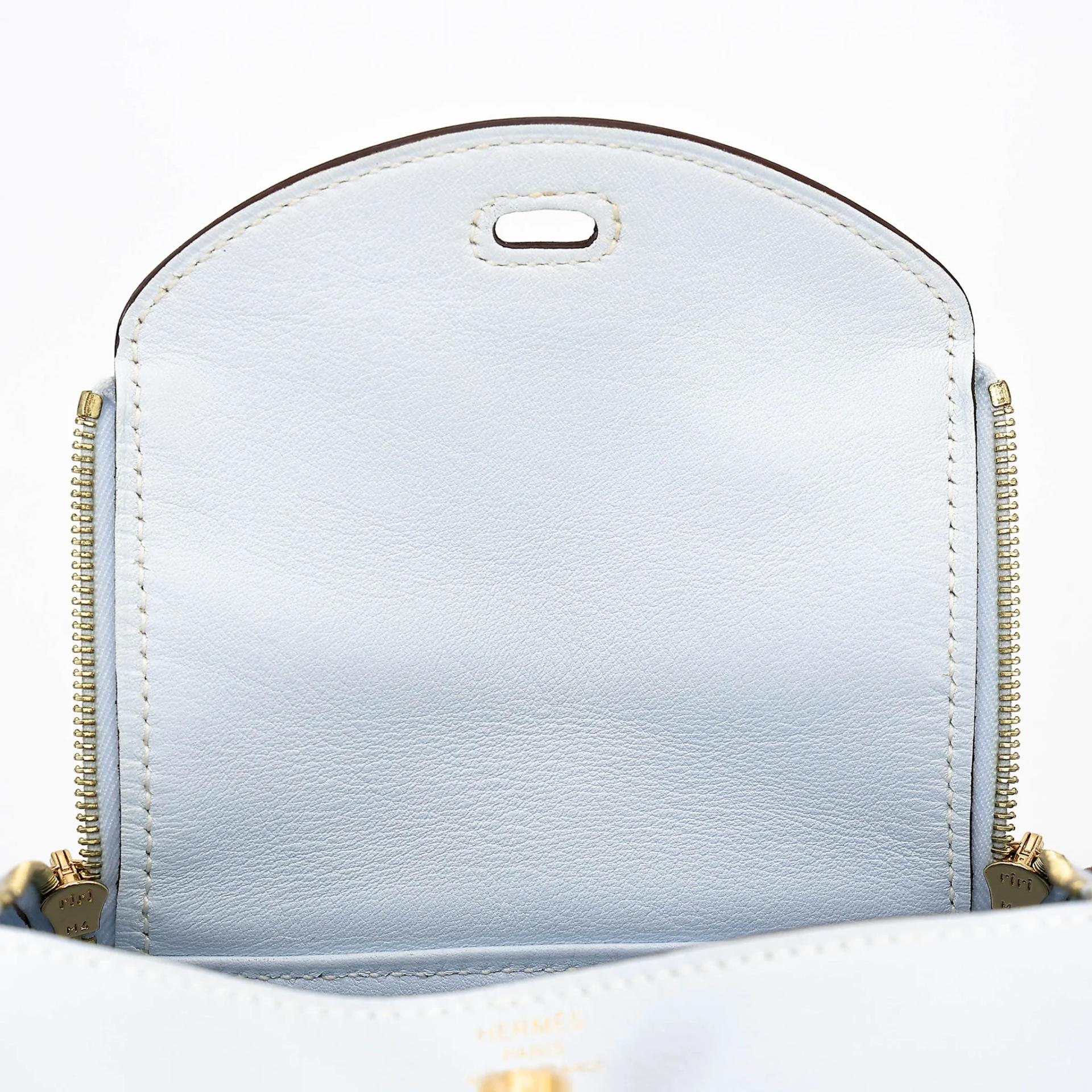 Very Good ( Rank A) HERMÈS Mini Lindy Bleu Brume (T0) Swift Gold hardware Z (2021) - 24