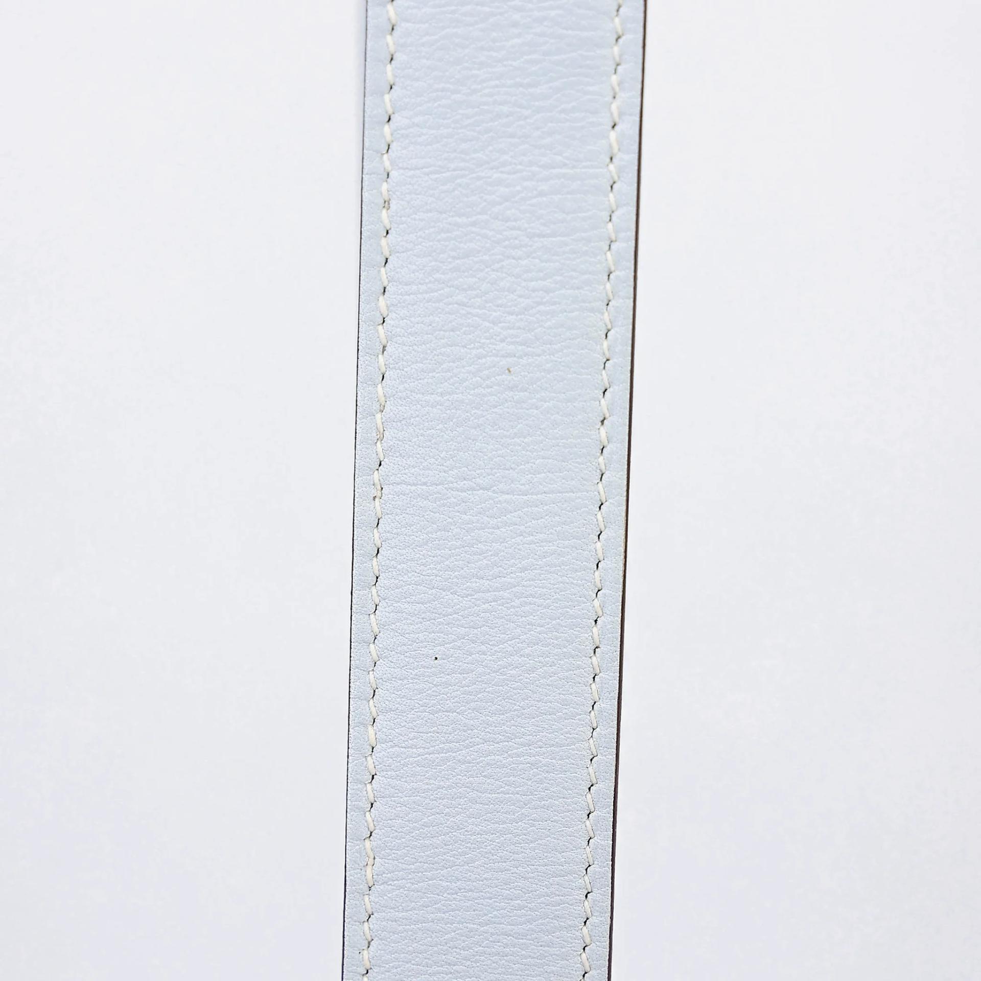 Very Good ( Rank A) HERMÈS Mini Lindy Bleu Brume (T0) Swift Gold hardware Z (2021) - 4