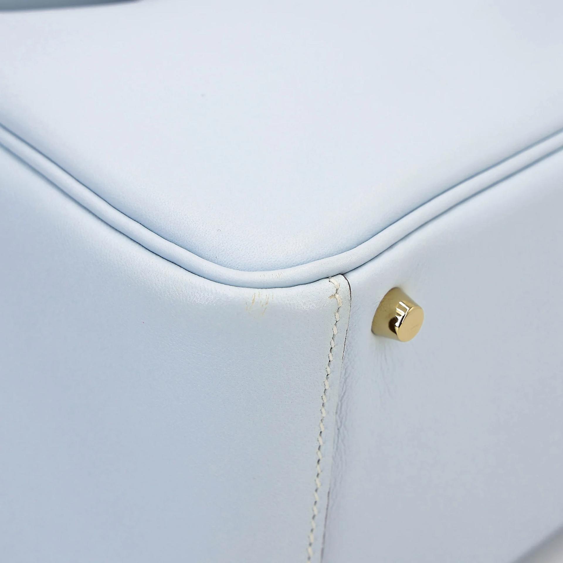 Very Good ( Rank A) HERMÈS Mini Lindy Bleu Brume (T0) Swift Gold hardware Z (2021) - 13