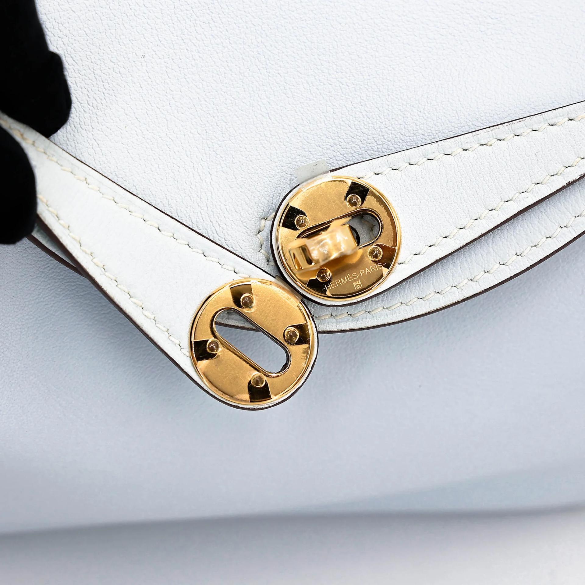Very Good ( Rank A) HERMÈS Mini Lindy Bleu Brume (T0) Swift Gold hardware Z (2021) - 17
