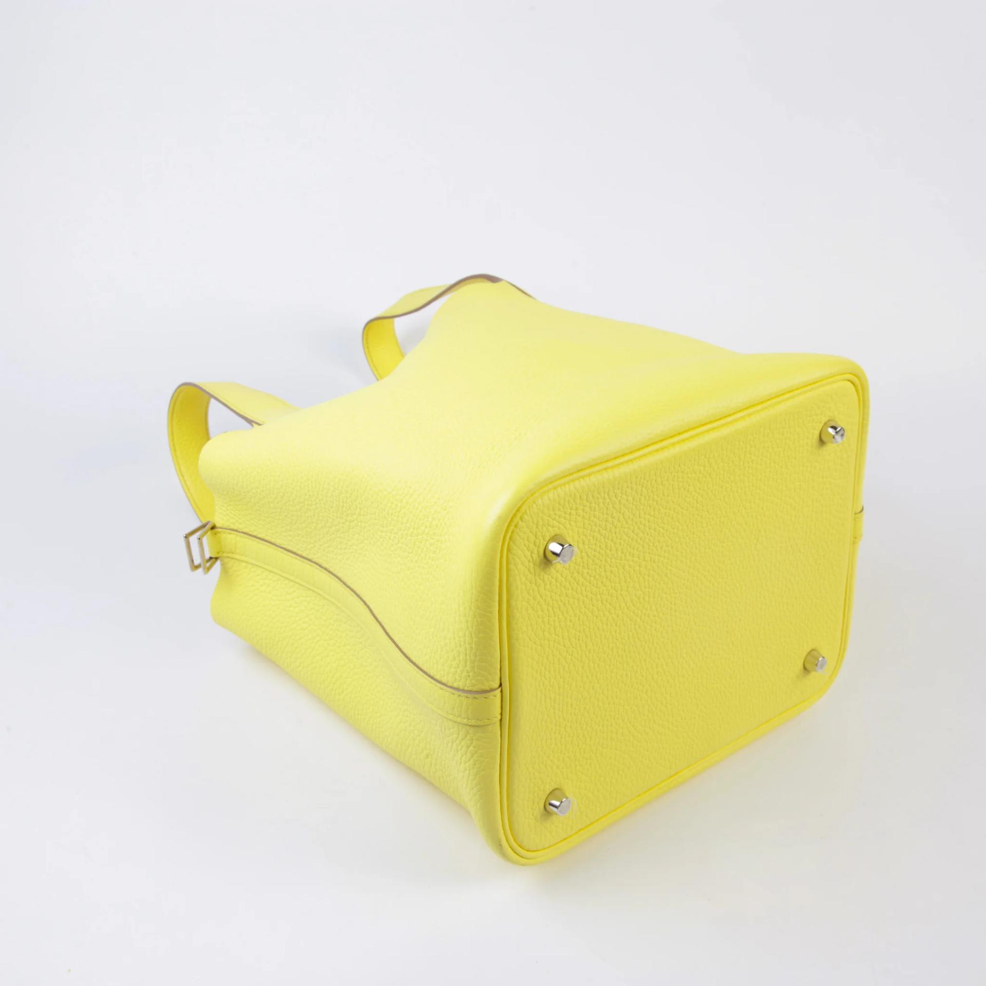 Very Good ( Rank A) HERMÈS Picotin Lock MM Limoncello (0Y) Clemence Palladium hardware B (2023) - 8