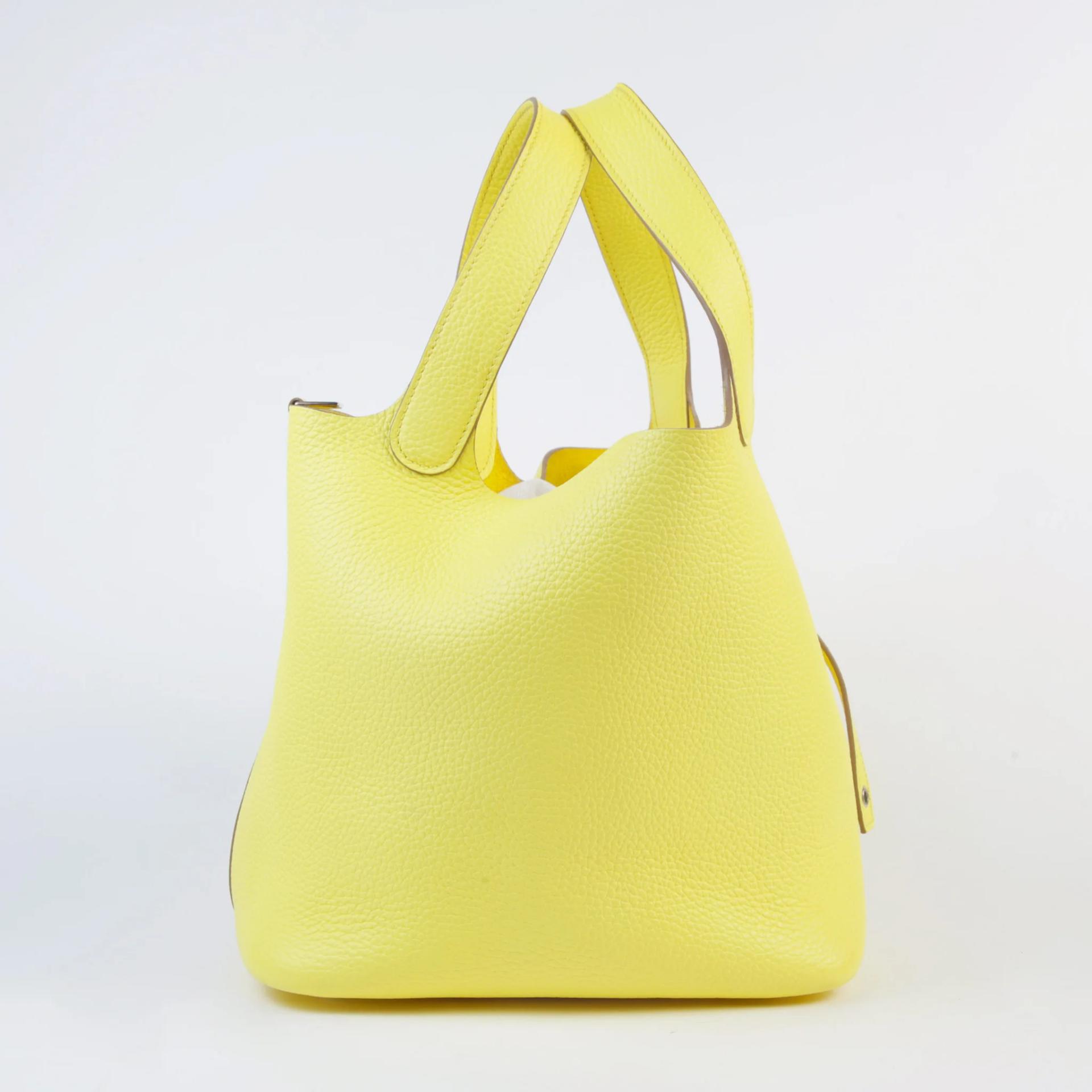 Very Good ( Rank A) HERMÈS Picotin Lock MM Limoncello (0Y) Clemence Palladium hardware B (2023) - 4