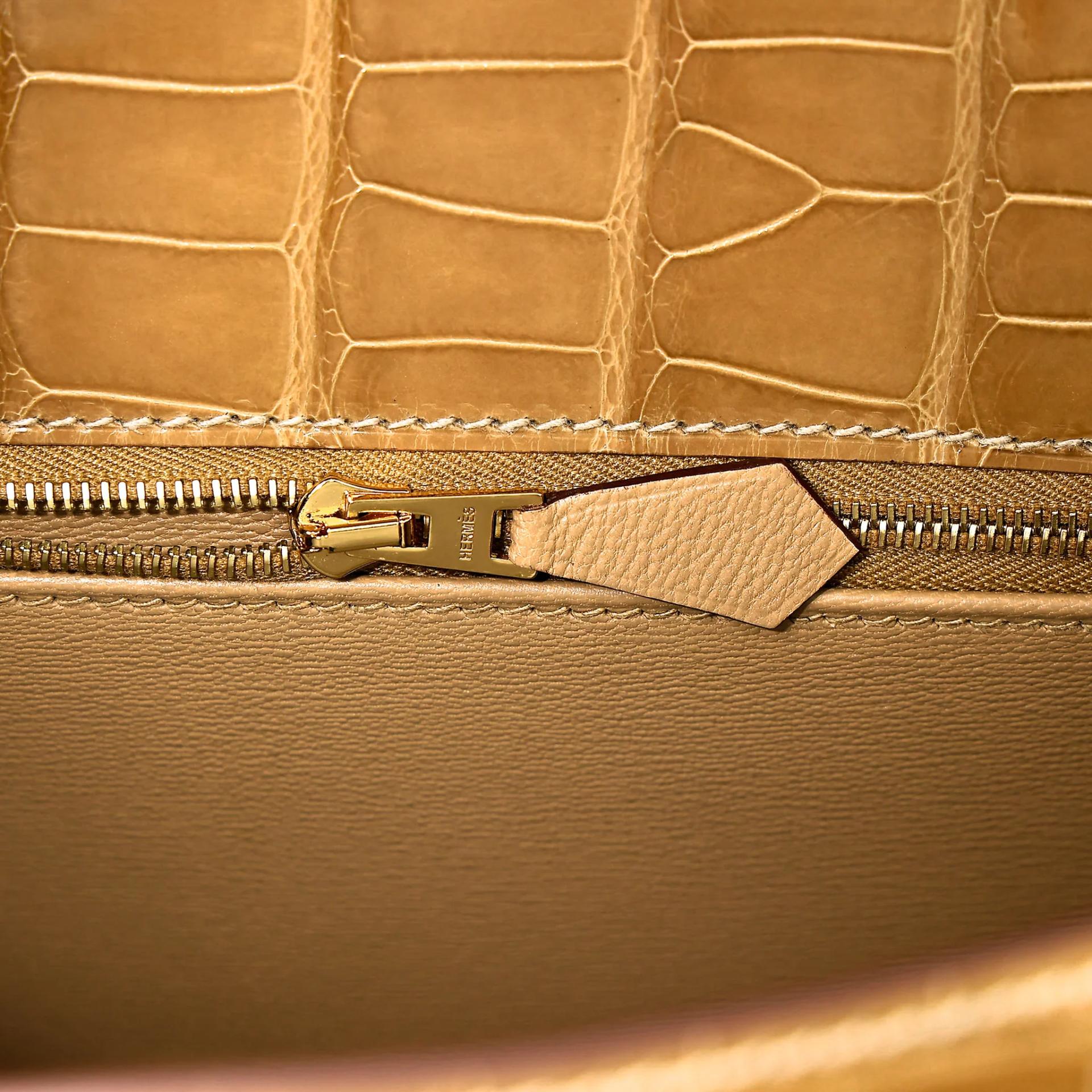 Unused ( Rank NS ) HERMÈS Special Order Kelly 28 Sellier Ficelle (17) Jaune Ambre (9D) Shiny Alligator Permabrass hardware U (2022) - 14