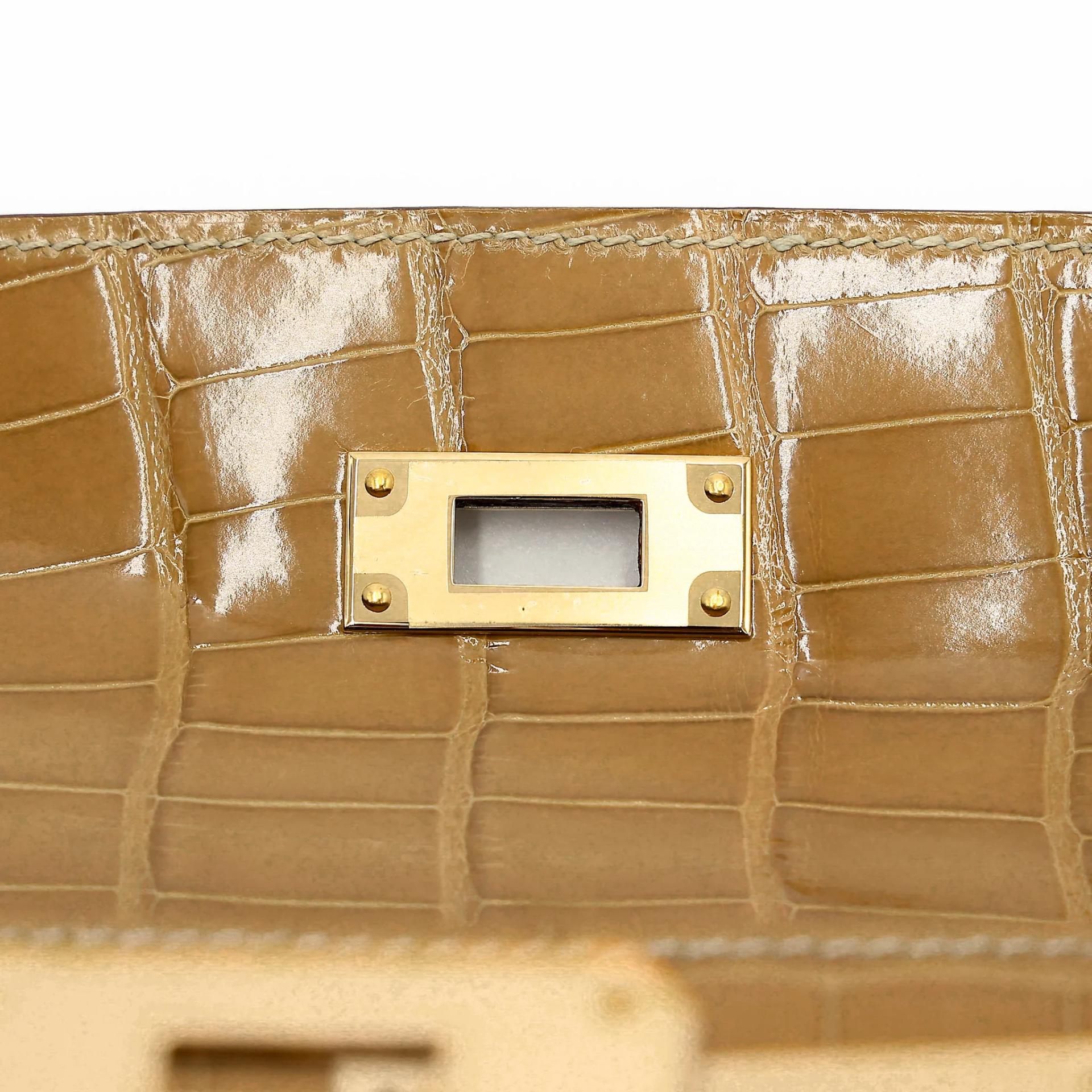Unused ( Rank NS ) HERMÈS Special Order Kelly 28 Sellier Ficelle (17) Jaune Ambre (9D) Shiny Alligator Permabrass hardware U (2022) - 11