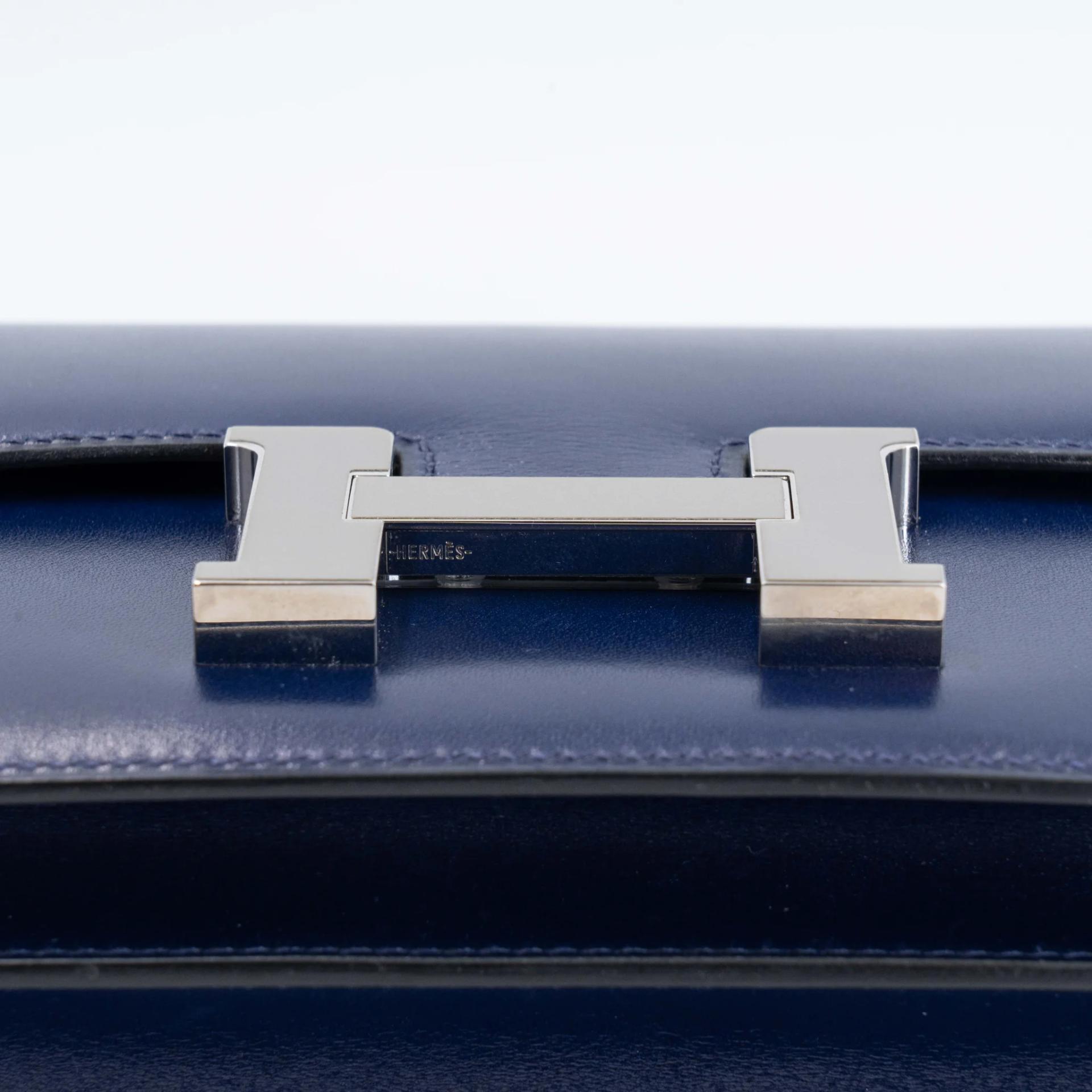 Excellent ( Rank SA ) HERMÈS Constance Mini Bleu Saphir (73) Box-calf Palladium hardware Z (2021) - 6
