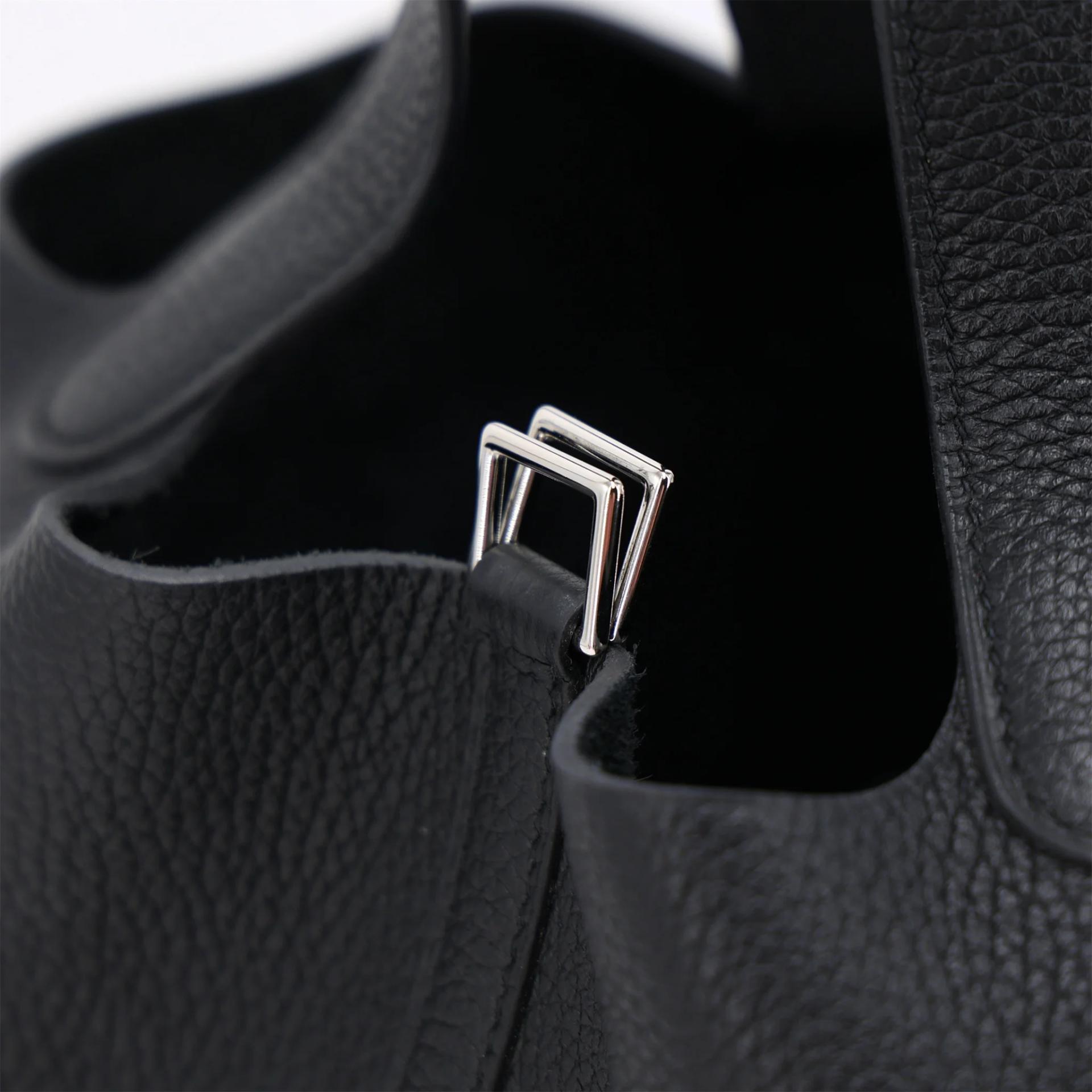 Excellent ( Rank SA ) HERMÈS Picotin Lock MM Noir (89) Clemence Palladium hardware Y (2020) - 11