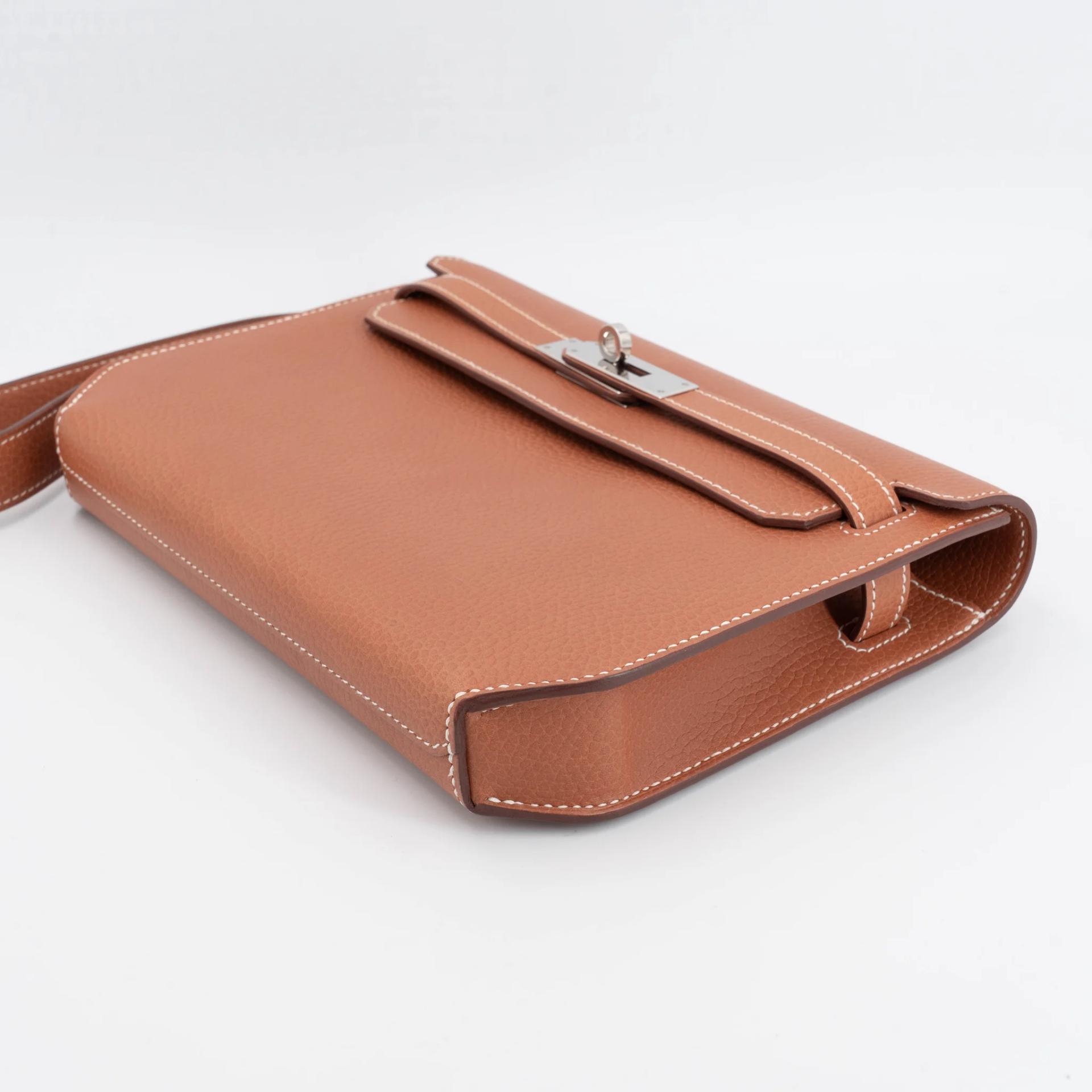 Excellent ( Rank SA ) HERMÈS Kelly depeches 25 Fauve (34) Barenia Faubourg Palladium hardware U (2022) - 4