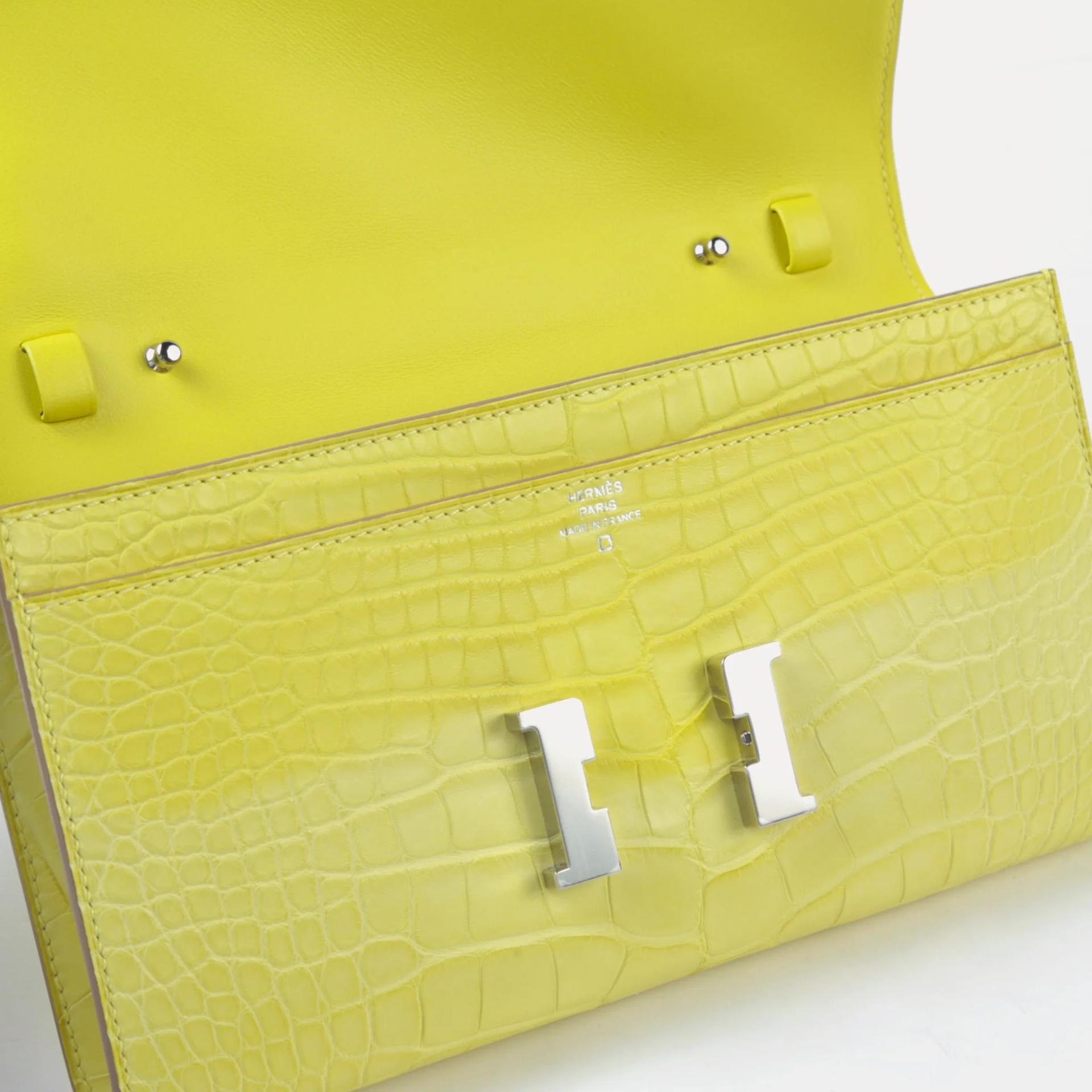 Very Good ( Rank A) HERMÈS Constance To Go Lime (9R) Alligator Palladium hardware B (2023) - 9