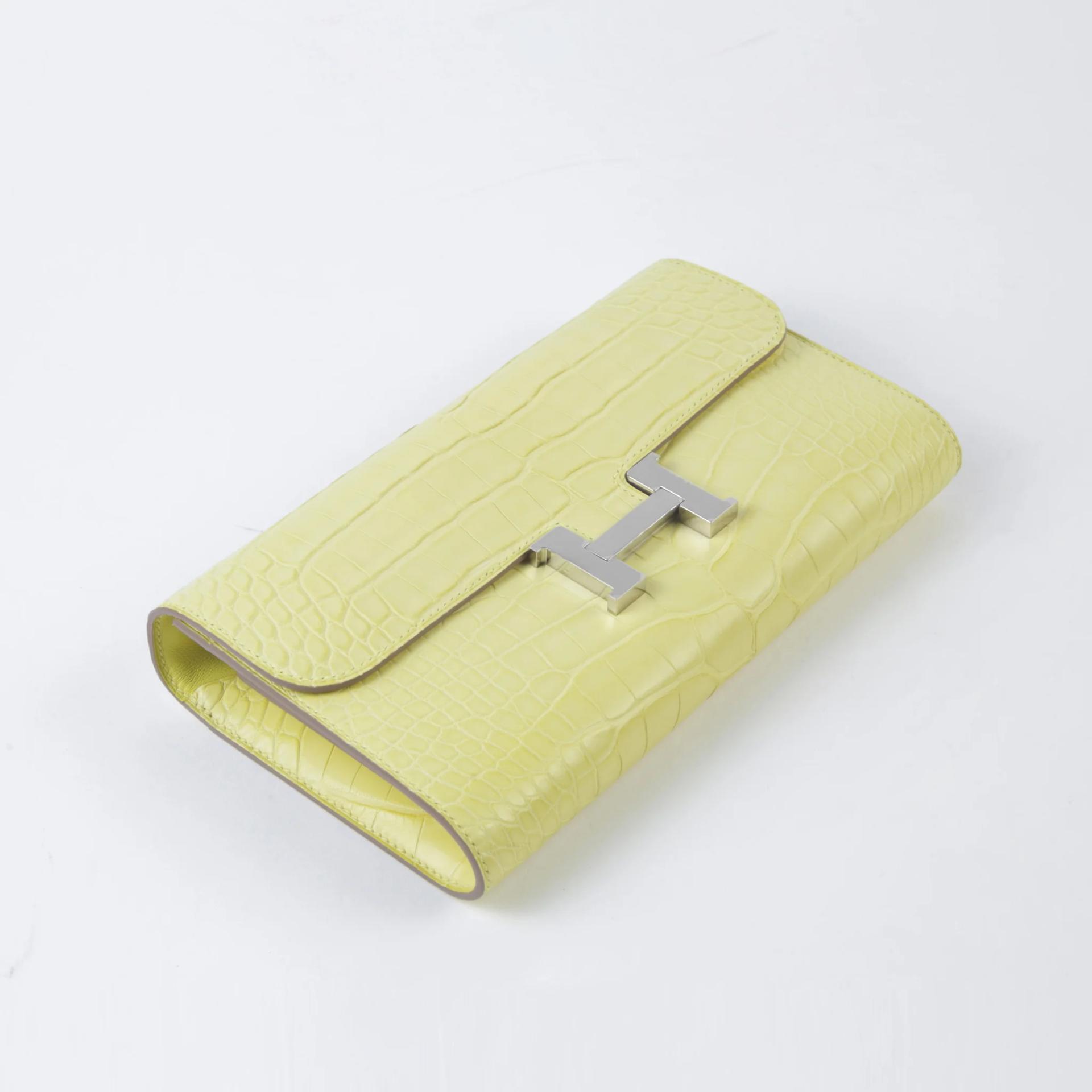 Very Good ( Rank A) HERMÈS Constance To Go Lime (9R) Alligator Palladium hardware B (2023) - 3