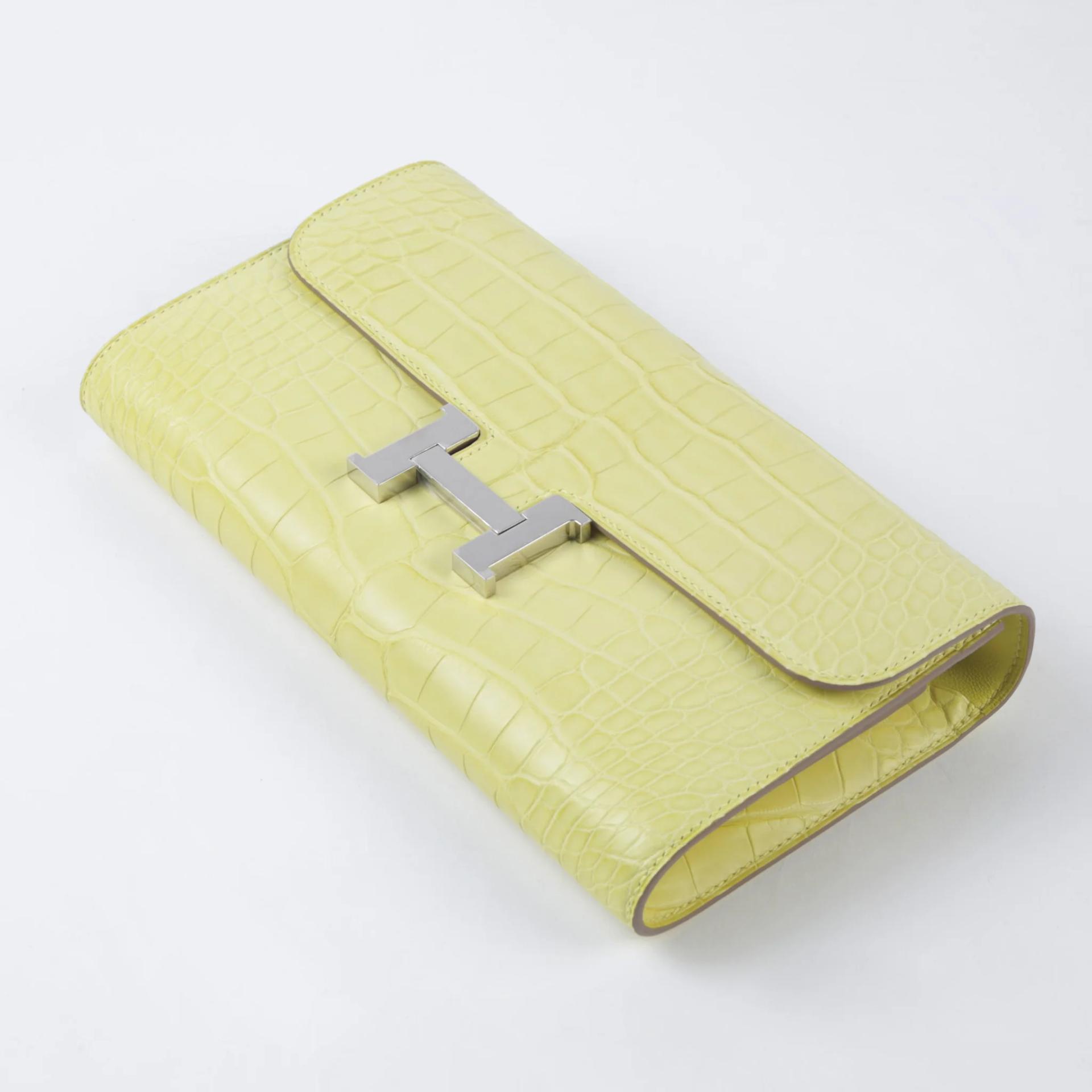 Very Good ( Rank A) HERMÈS Constance To Go Lime (9R) Alligator Palladium hardware B (2023) - 4
