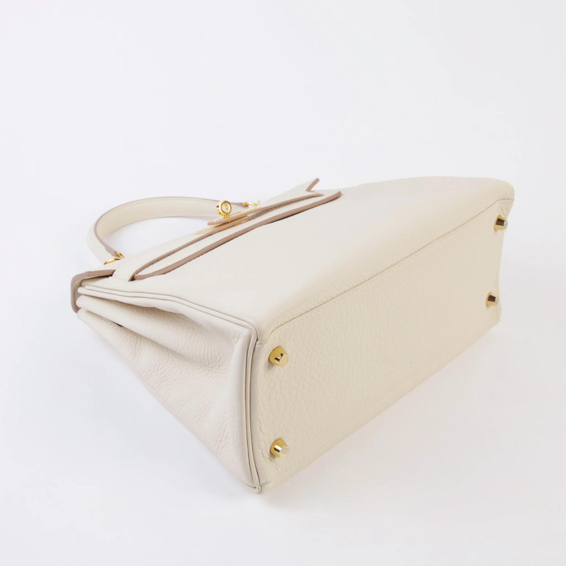 Excellent ( Rank SA ) HERMÈS Kelly 28 Craie (10) Clemence Gold hardware Y (2020) - 4