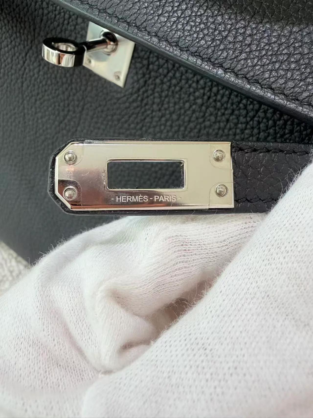 Very Good ( Rank A) HERMÈS Kelly 25 Noir (89) Togo Palladium hardware B (2023) - 19