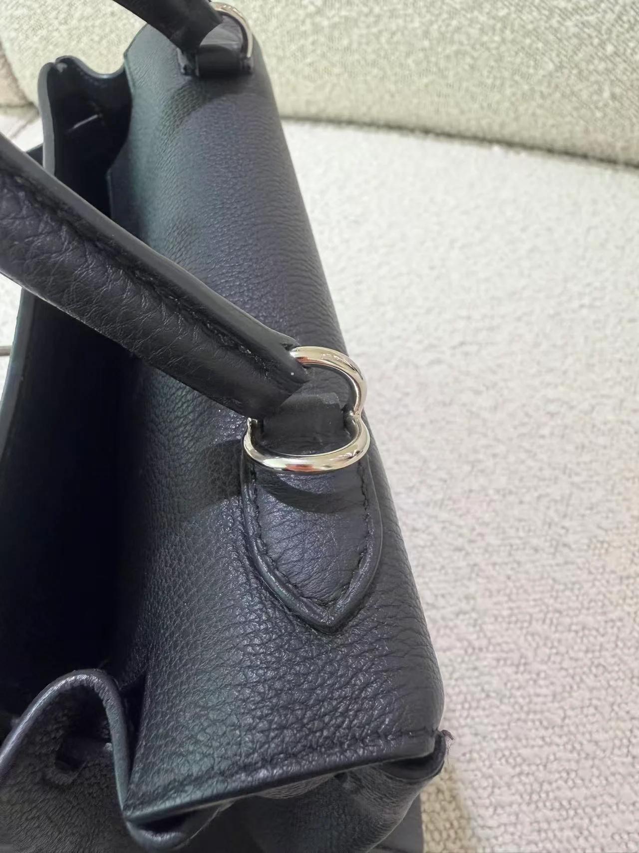 Very Good ( Rank A) HERMÈS Kelly 25 Noir (89) Togo Palladium hardware B (2023) - 10
