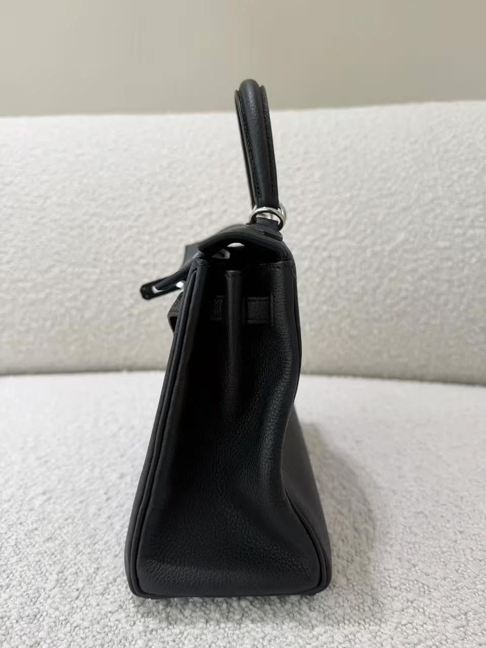 Very Good ( Rank A) HERMÈS Kelly 25 Noir (89) Togo Palladium hardware B (2023) - 8