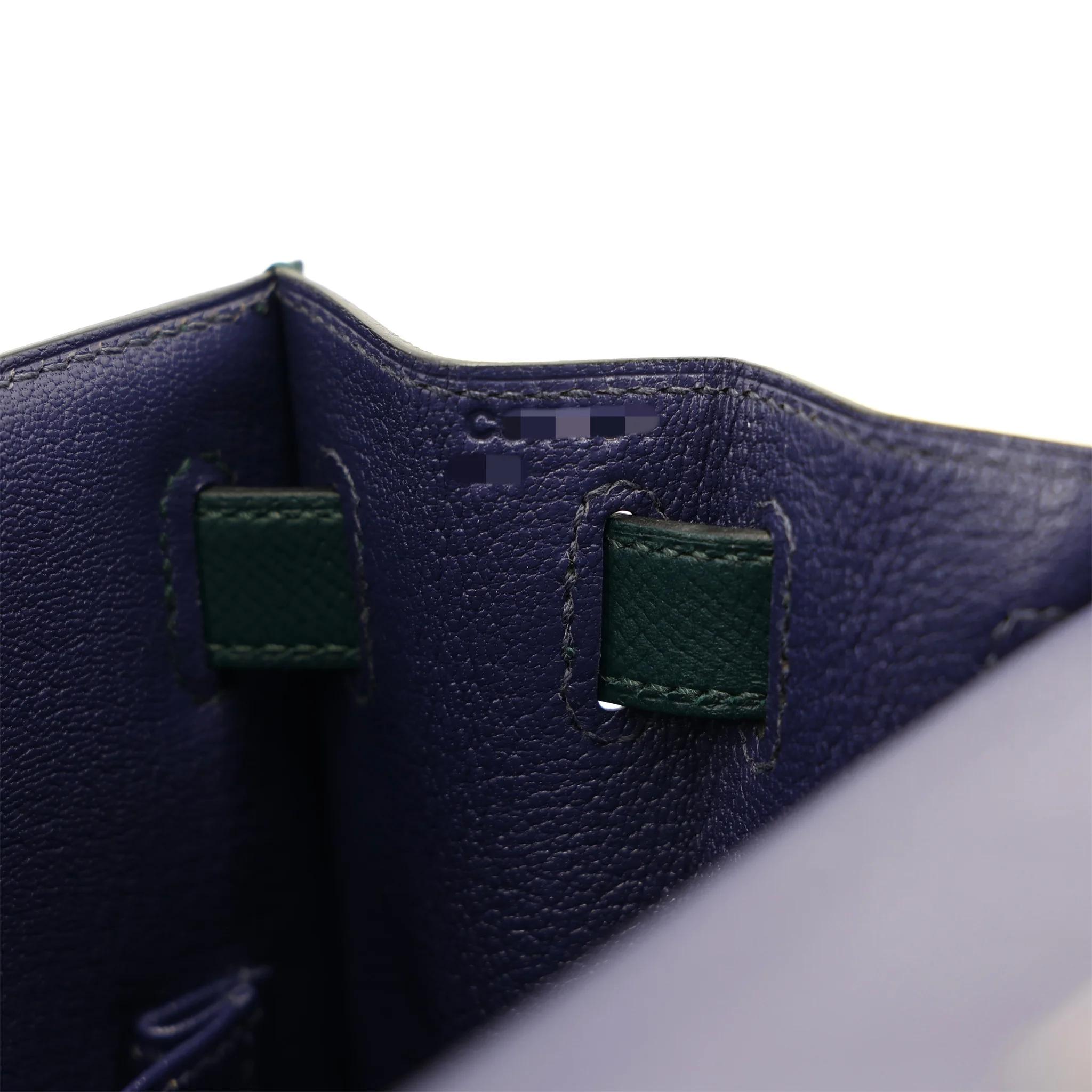 Excellent ( Rank SA ) HERMÈS Limited Edition Kelly 28 Sellier Letter H Vert Cypress (6O) Bleu Obscur (K7) Malachite (Z6) Epsom Sombrero Clemence Palladium hardware C (2018) - 16