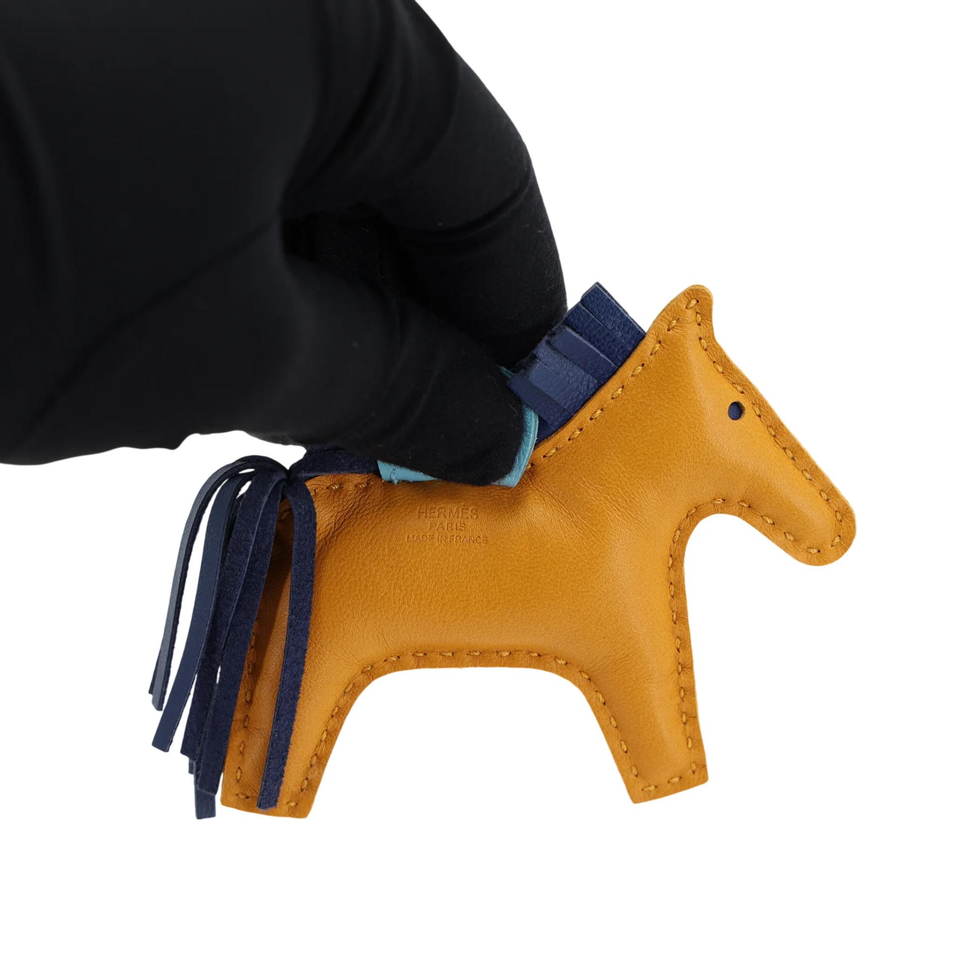 Excellent ( Rank SA ) HERMÈS Rodeo PM Jaune d’Or (9V) Celeste (7N) Bleu de Malte (7L) Agneau Milo A (2017) - 4