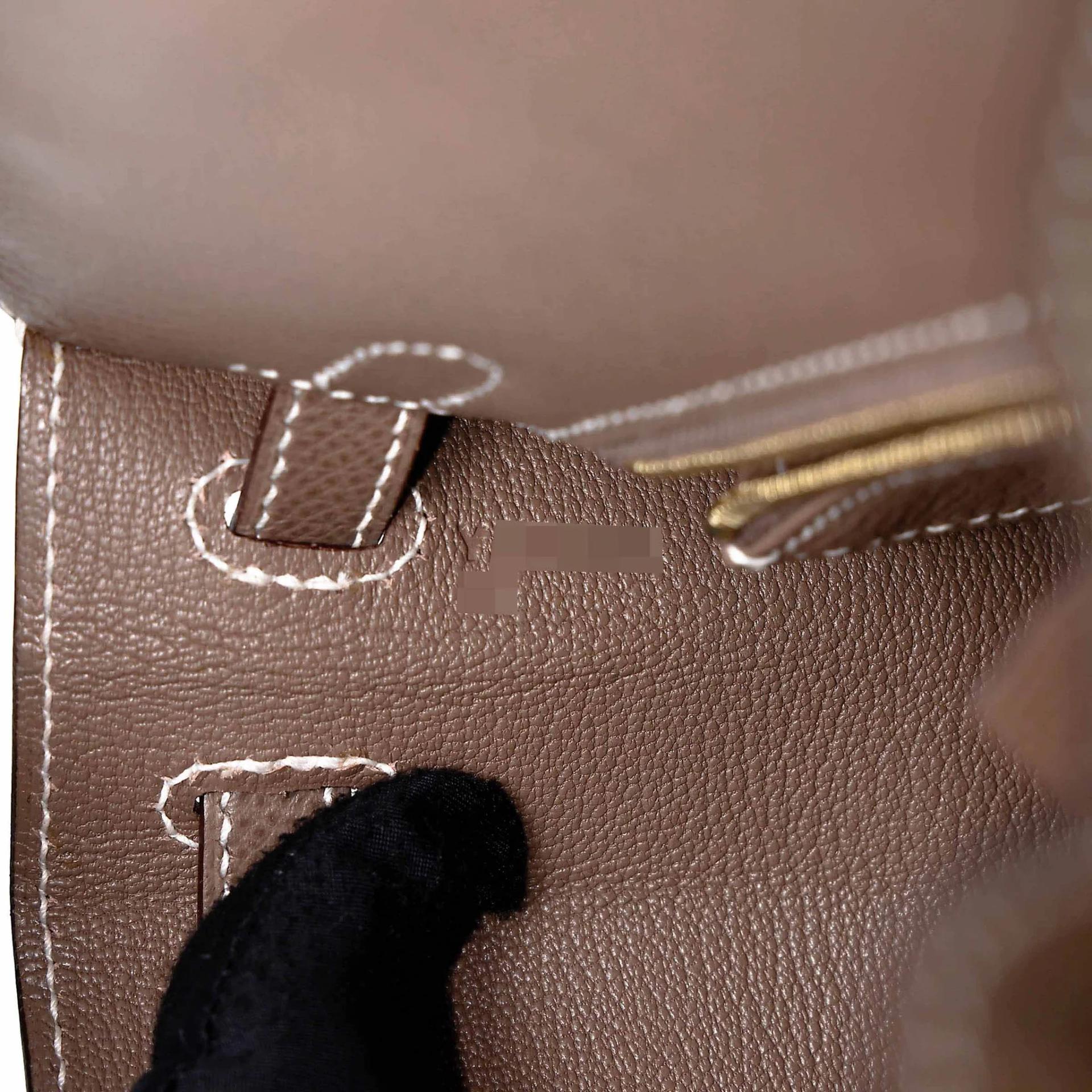 Excellent ( Rank SA ) HERMÈS Kelly 25 Sellier Etoupe (18) Epsom Gold hardware Y (2020) - 15
