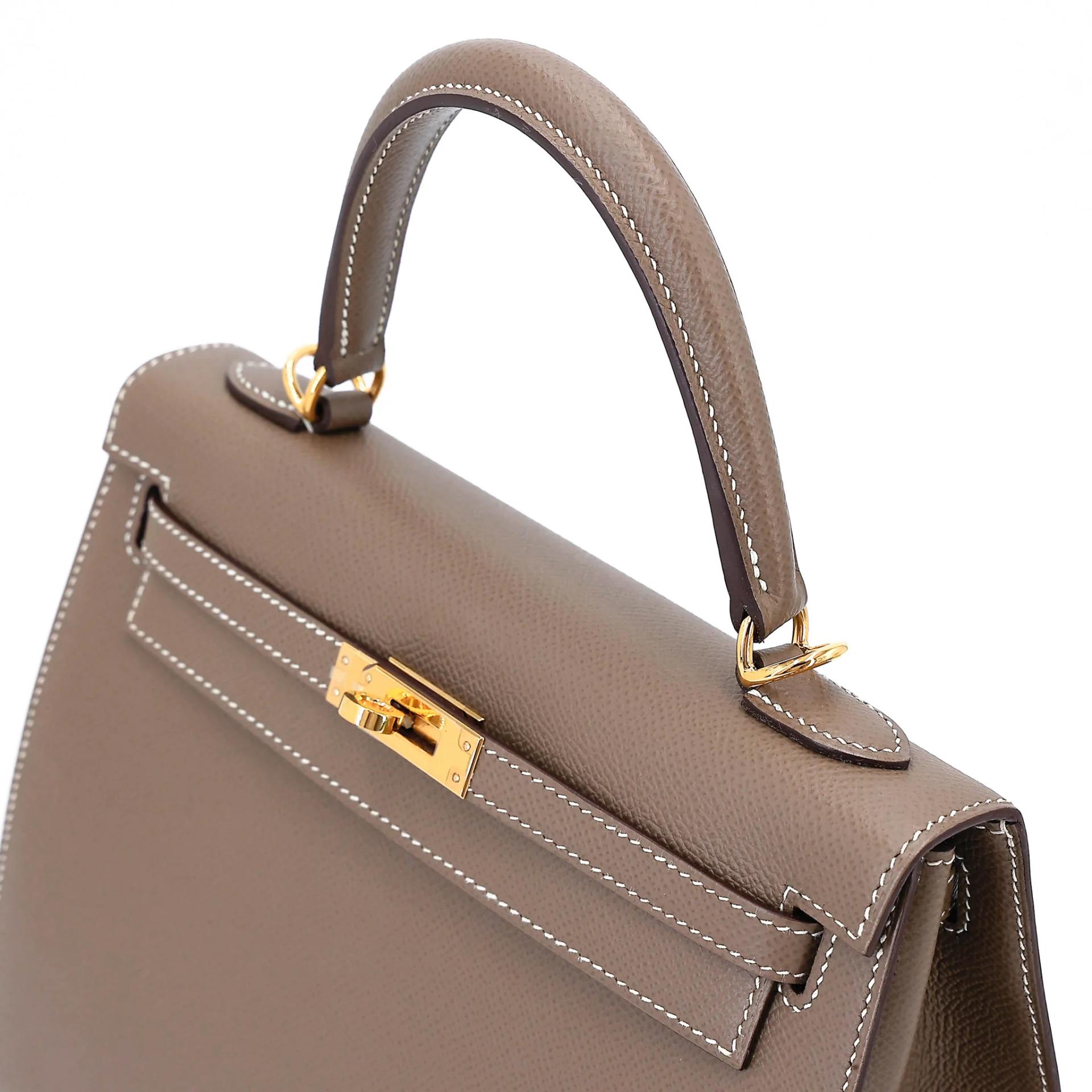 Excellent ( Rank SA ) HERMÈS Kelly 25 Sellier Etoupe (18) Epsom Gold hardware Y (2020) - 3