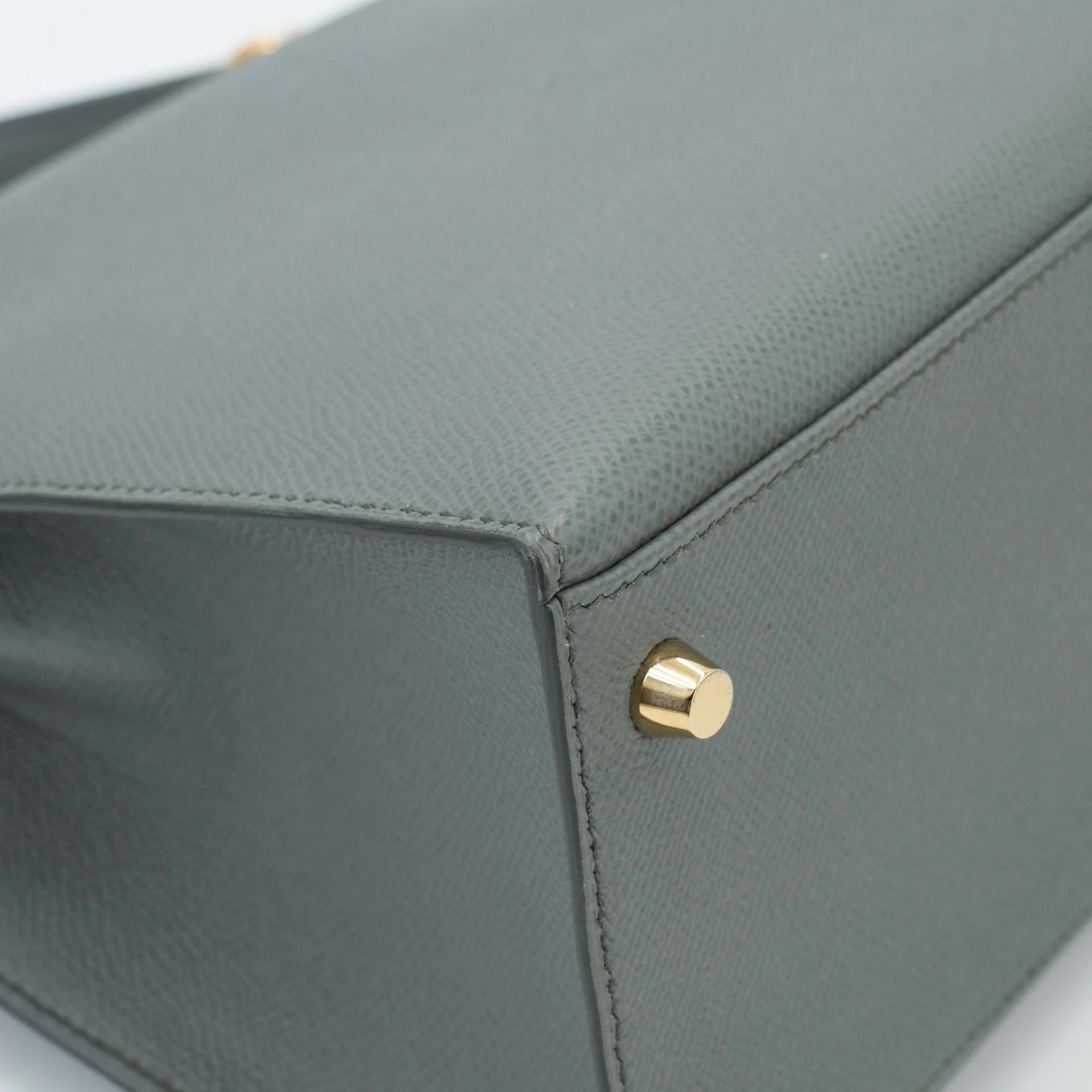 Very Good ( Rank A) HERMÈS Kelly 28 Sellier Vert Amande (63) Epsom Gold hardware Y (2020) - 8
