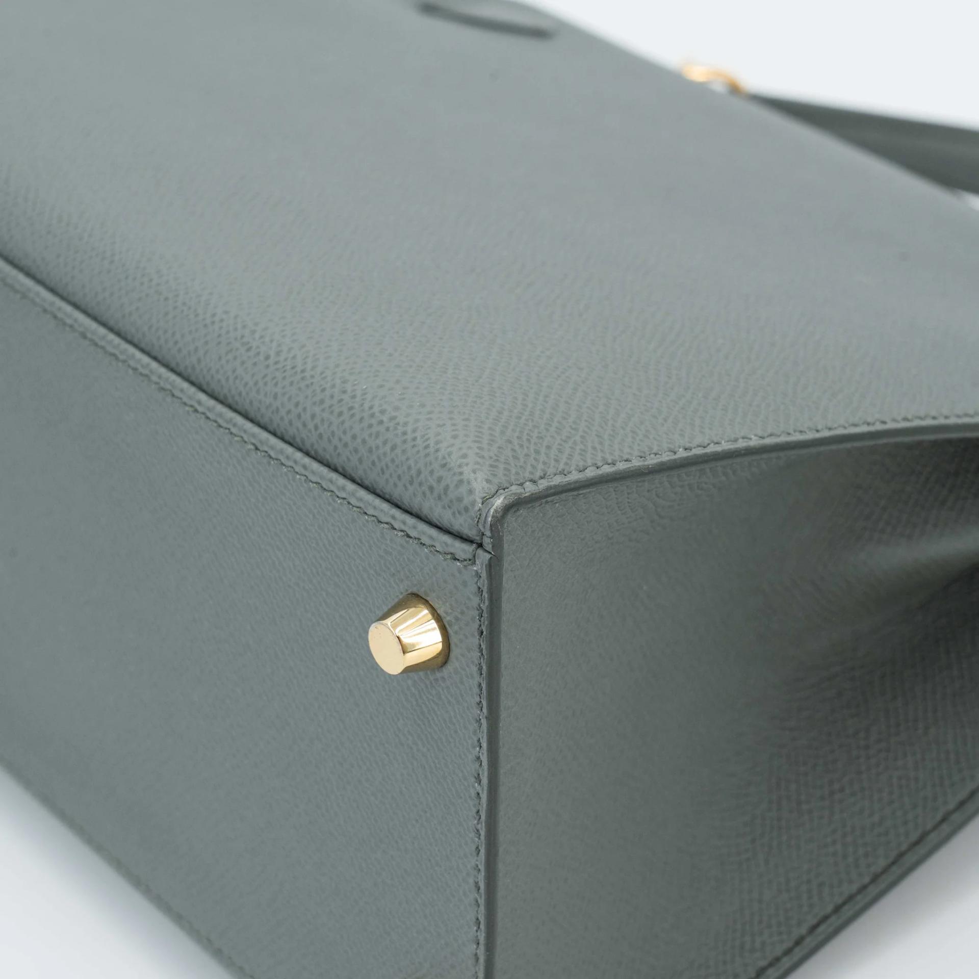 Very Good ( Rank A) HERMÈS Kelly 28 Sellier Vert Amande (63) Epsom Gold hardware Y (2020) - 9