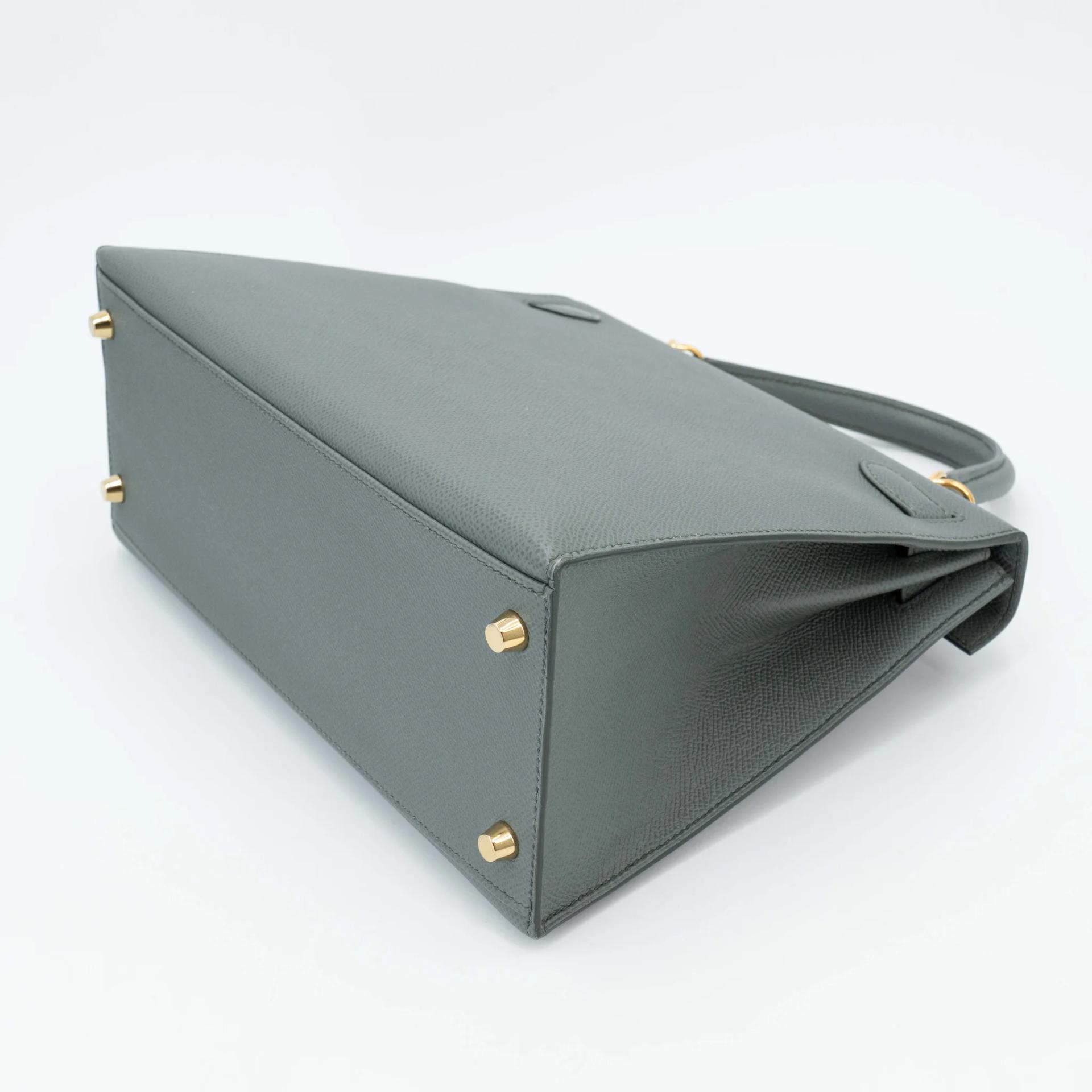 Very Good ( Rank A) HERMÈS Kelly 28 Sellier Vert Amande (63) Epsom Gold hardware Y (2020) - 6